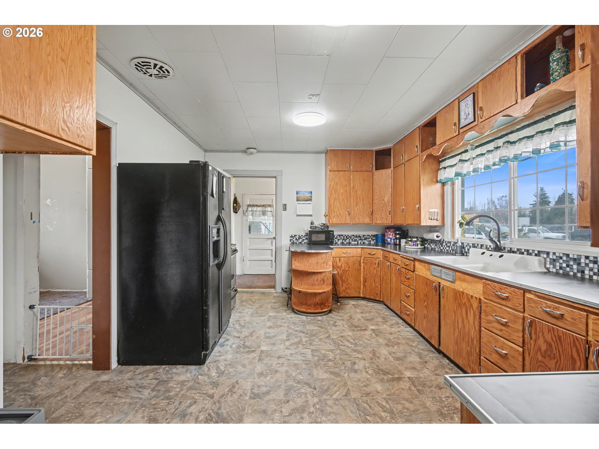main property photo 16