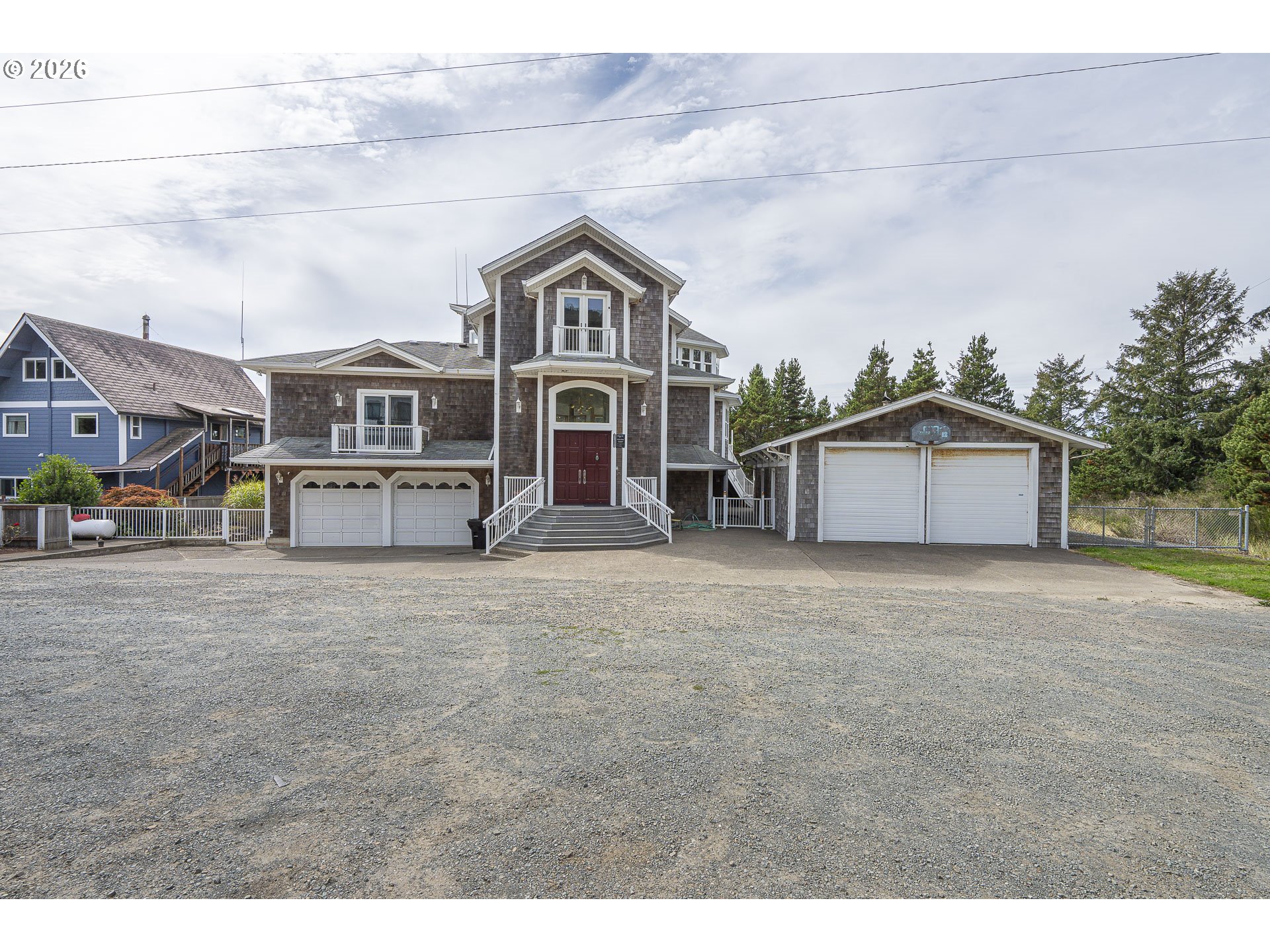 main property photo 39