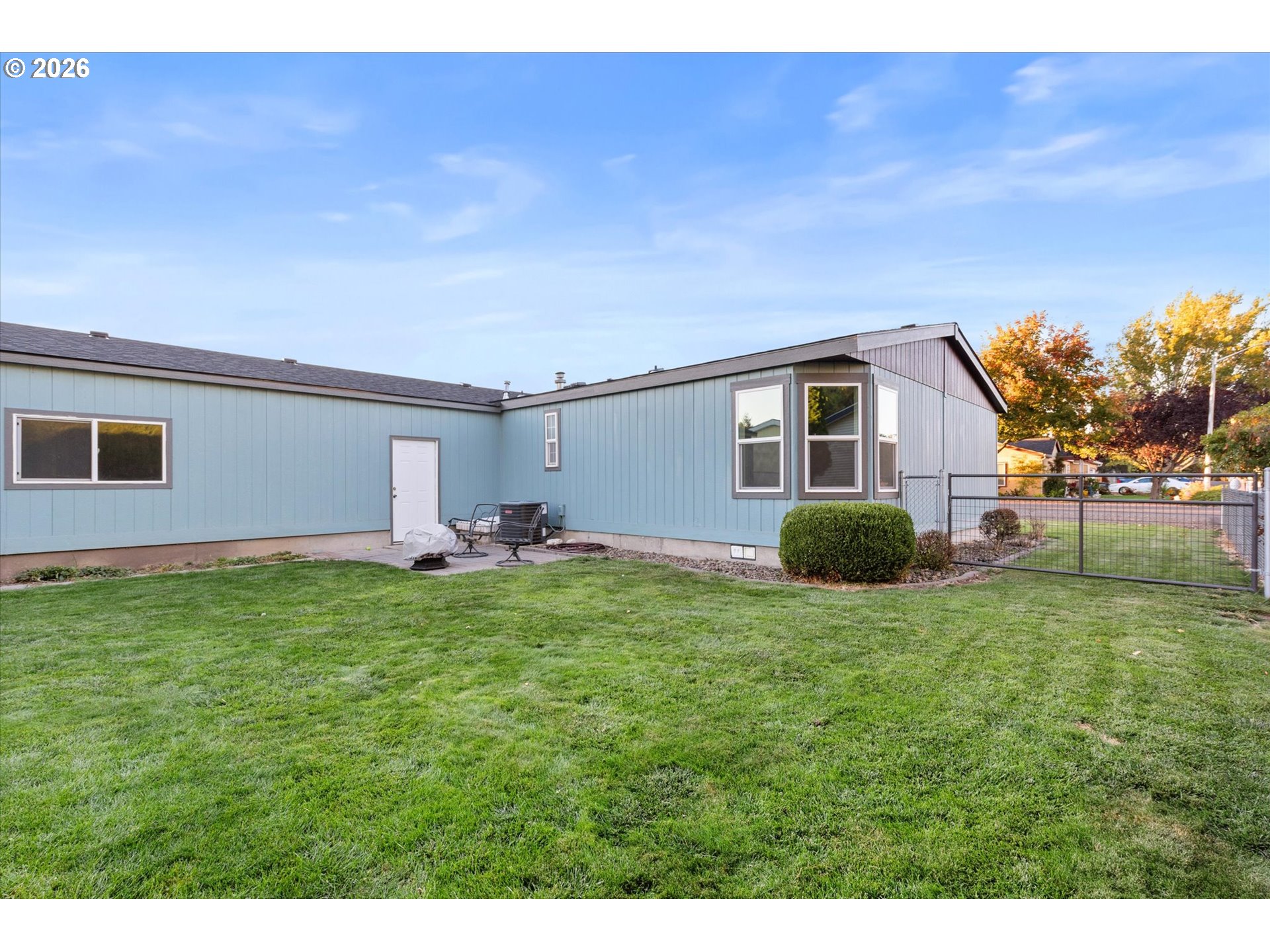 main property photo 28