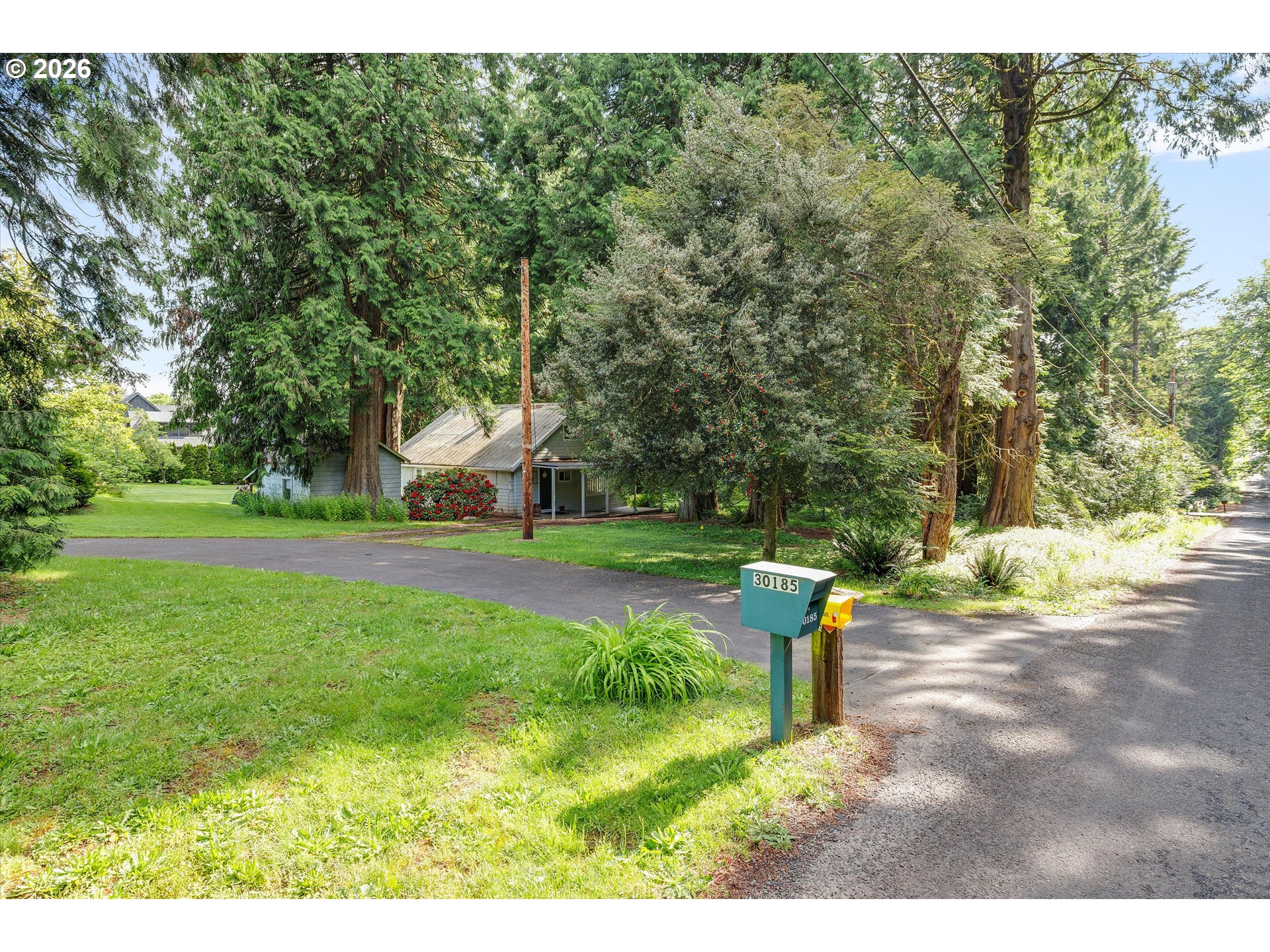 main property photo 11