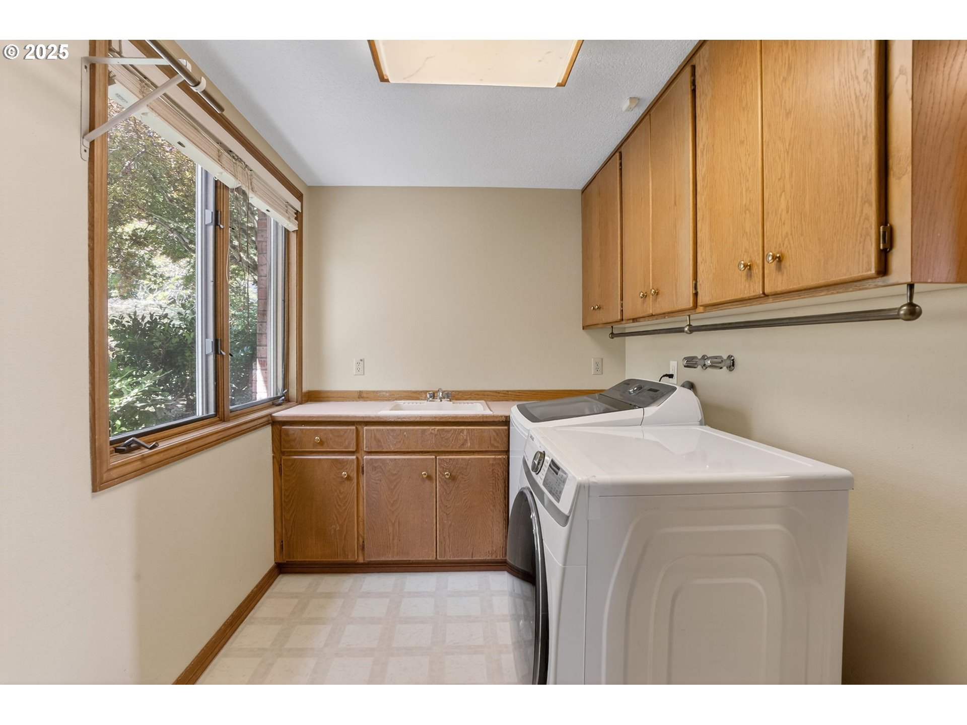 property viewer photo 24