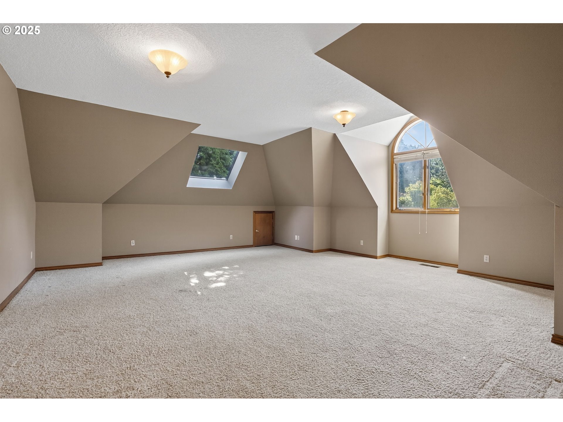 property viewer photo 26