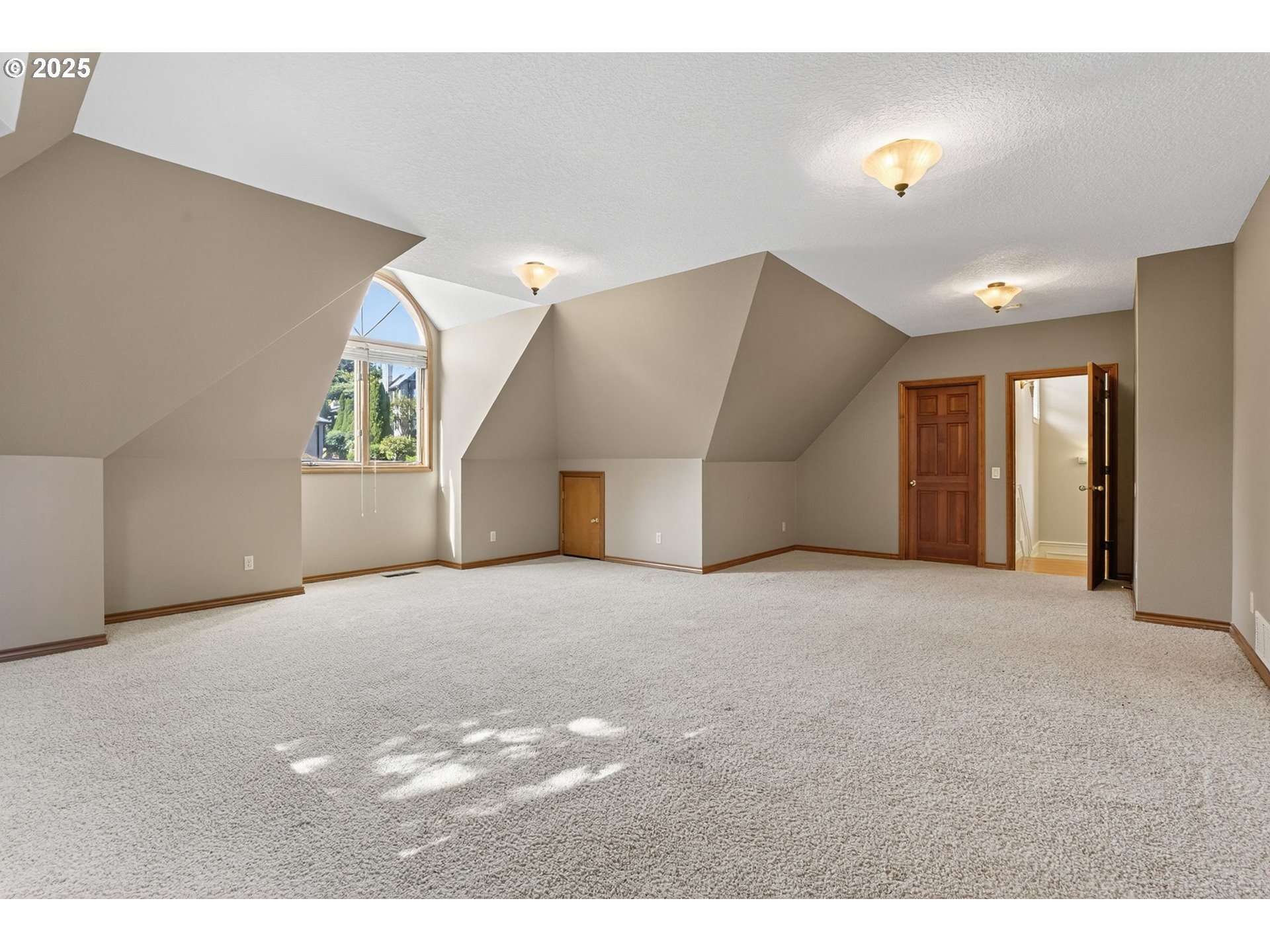property viewer photo 27