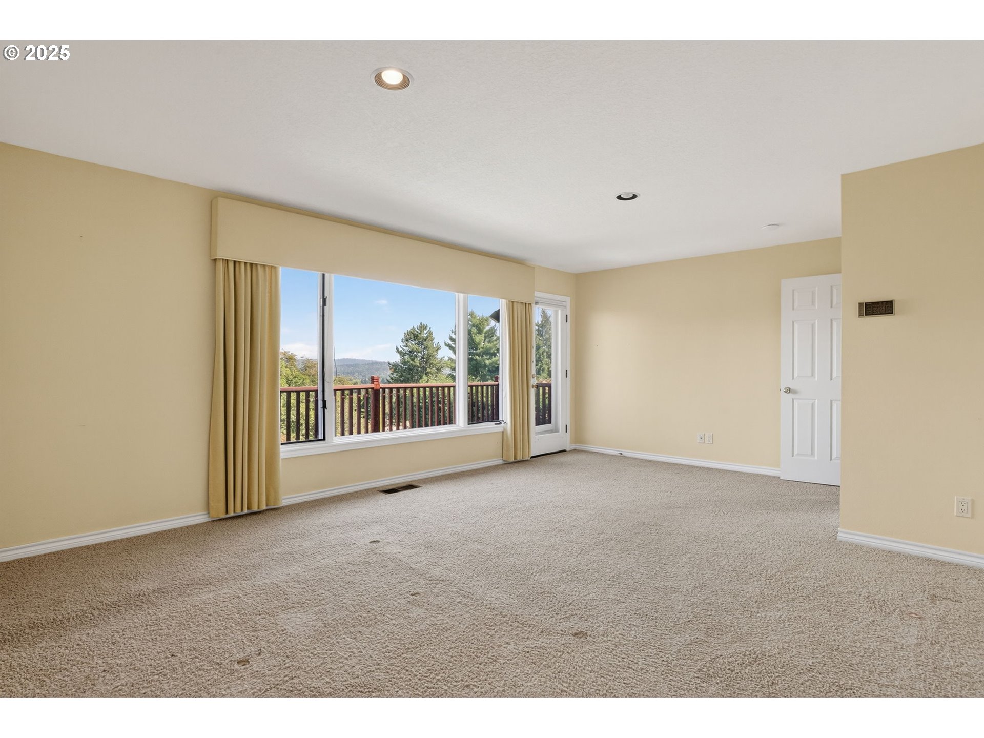 property viewer photo 30