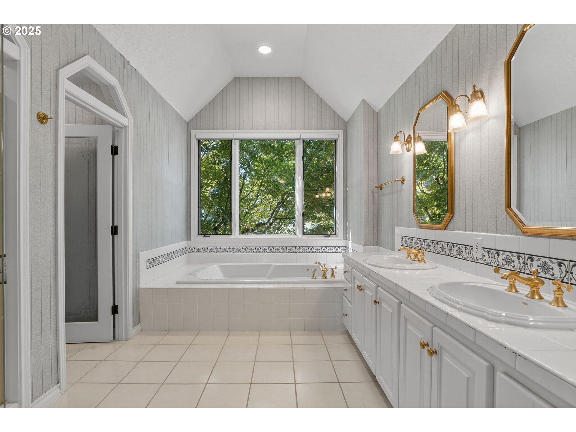property viewer photo 33