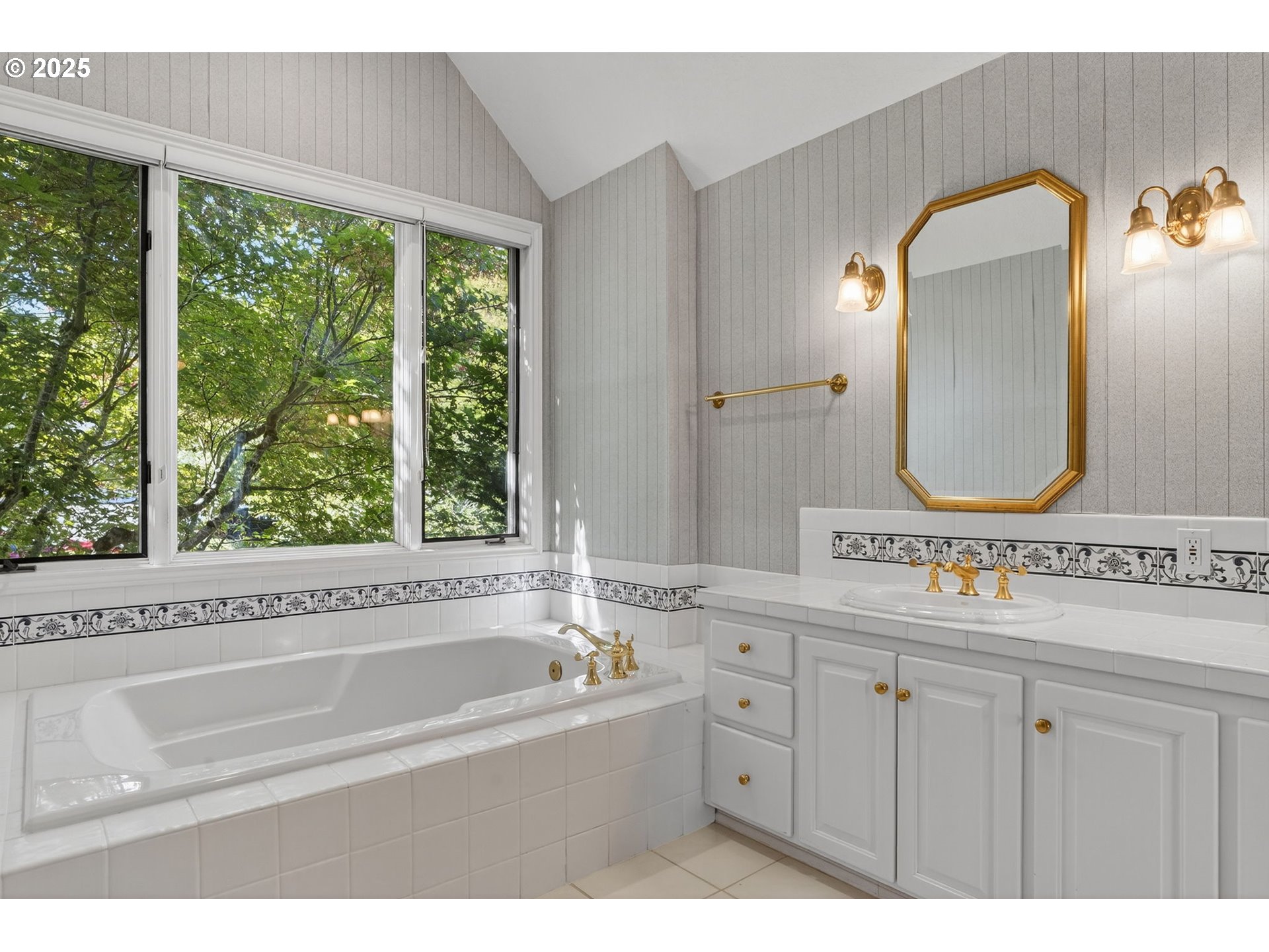 property viewer photo 34