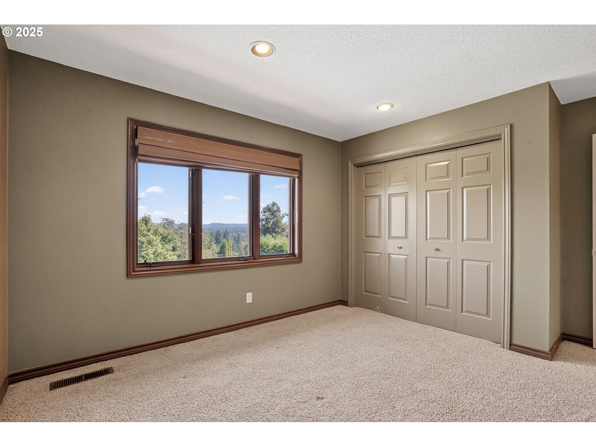 property viewer photo 38