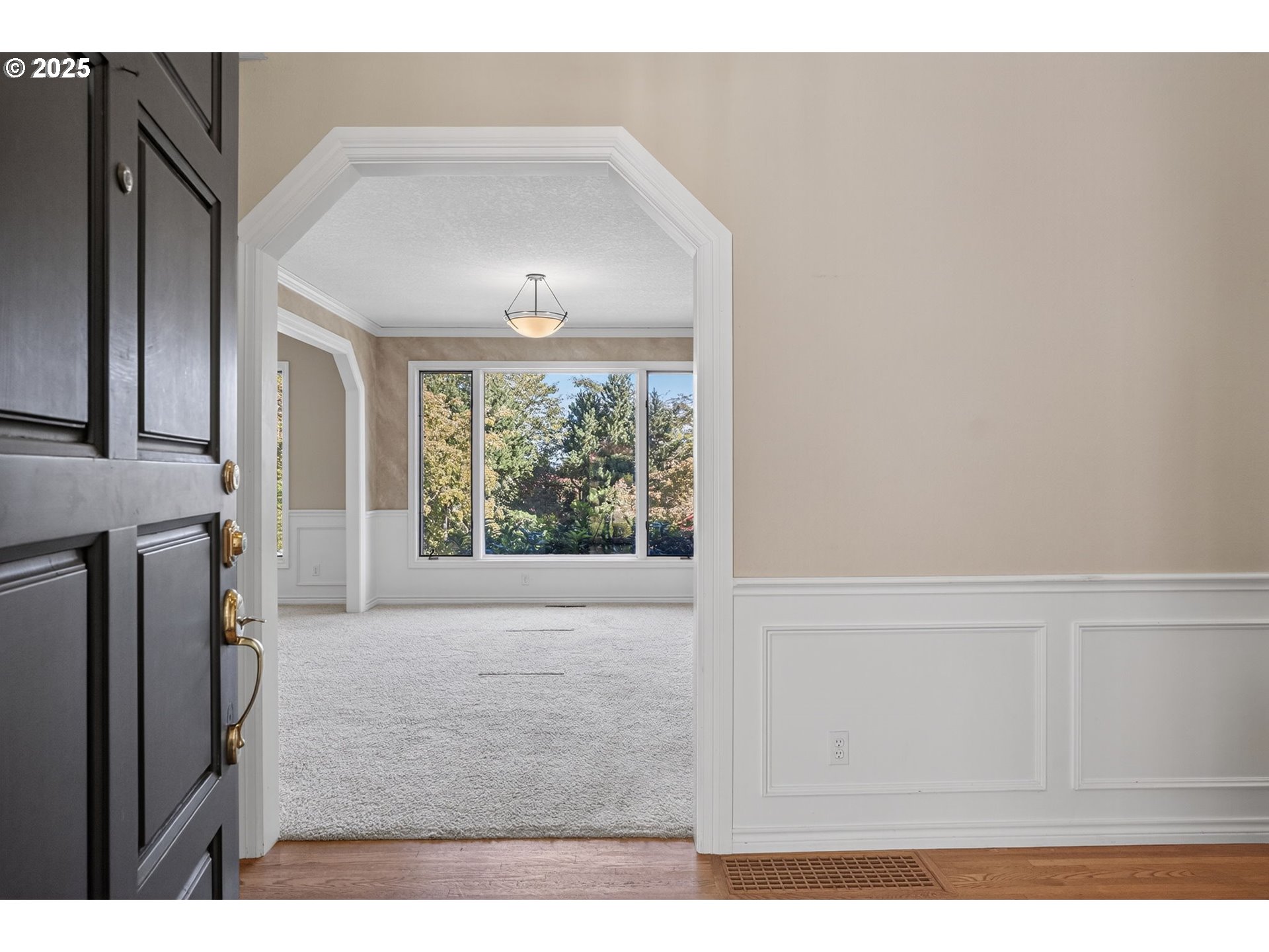 property viewer photo 4