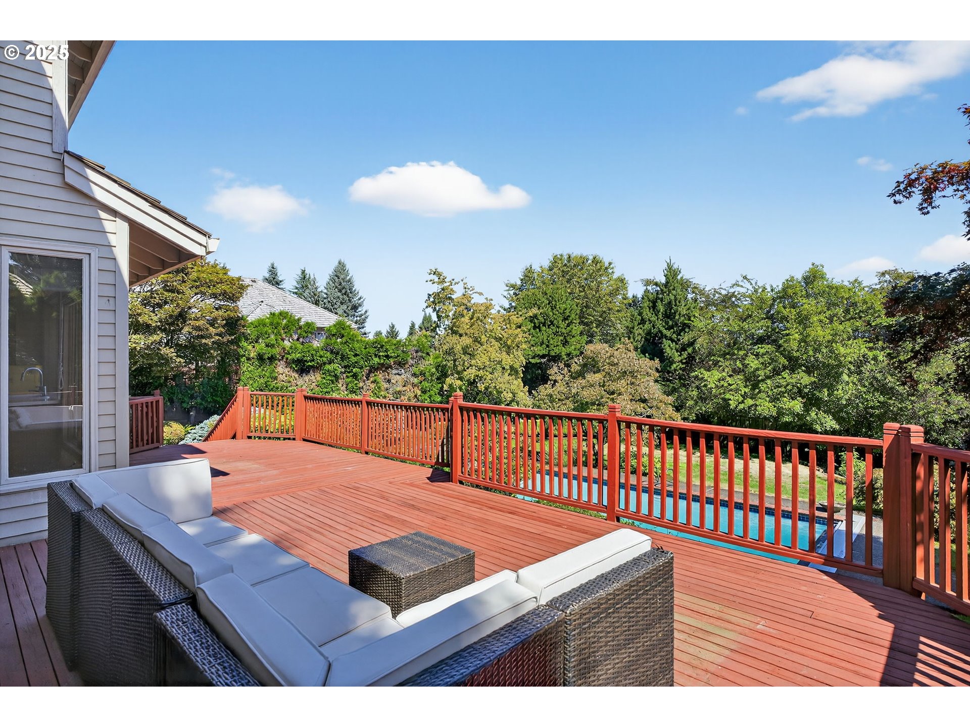 property viewer photo 41