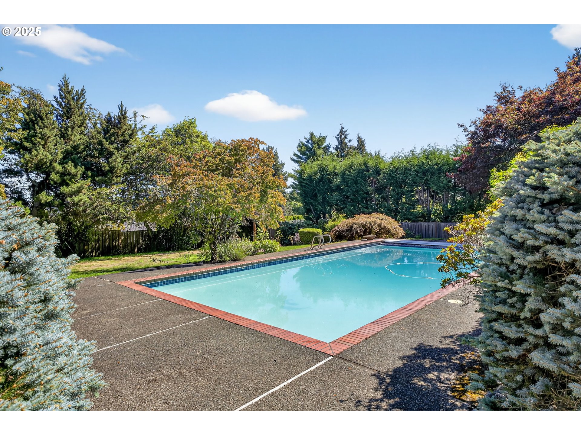 property viewer photo 43