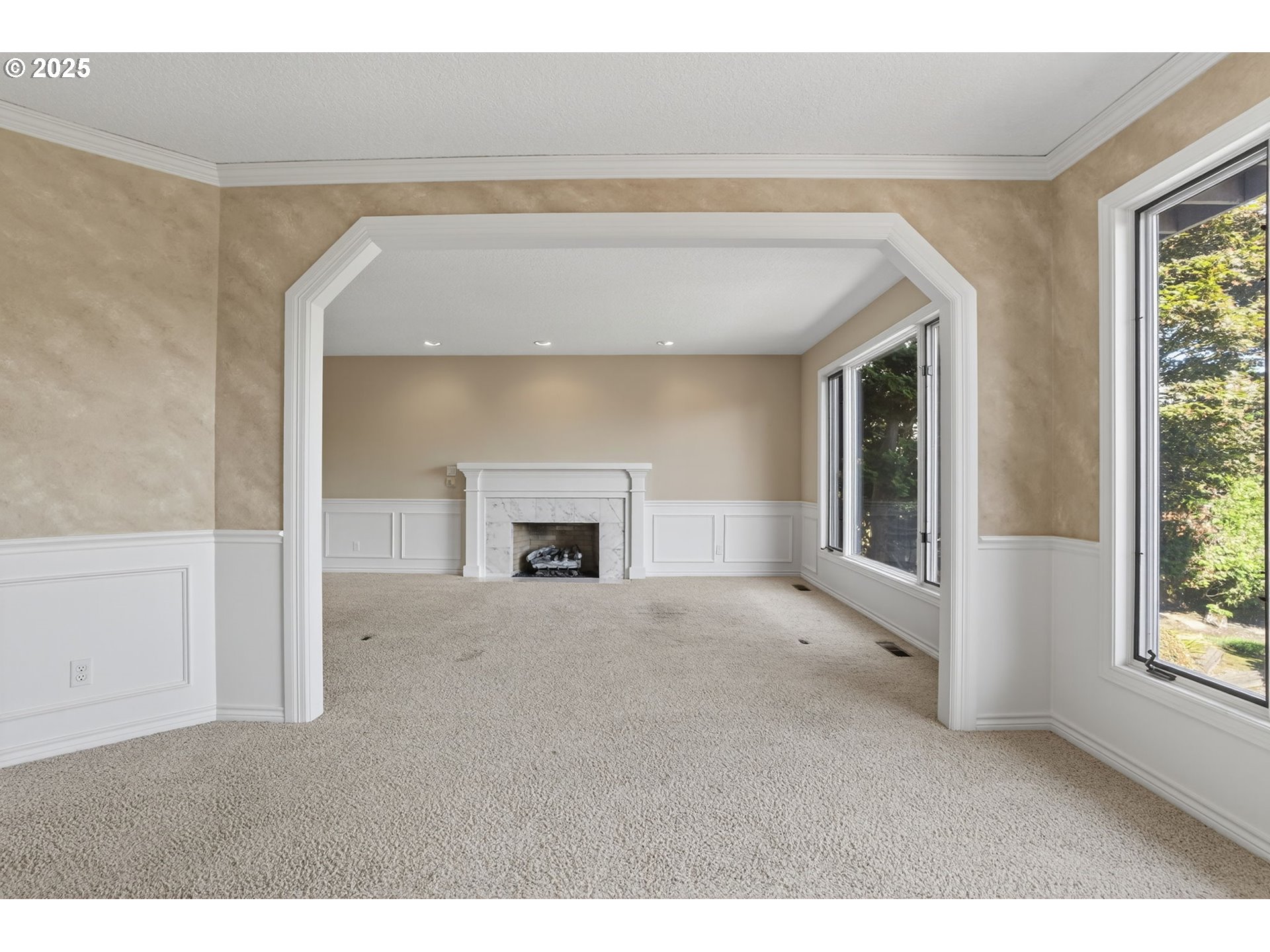 property viewer photo 7