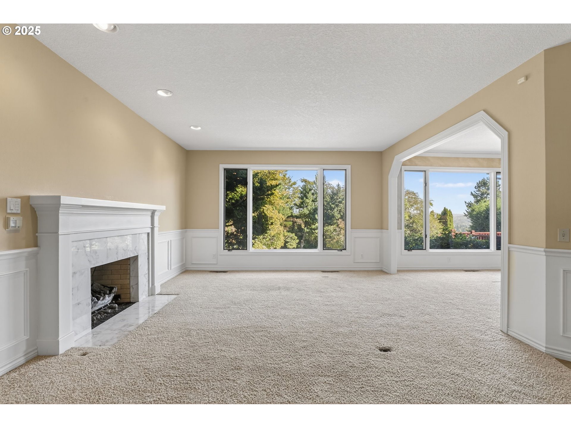 property viewer photo 9