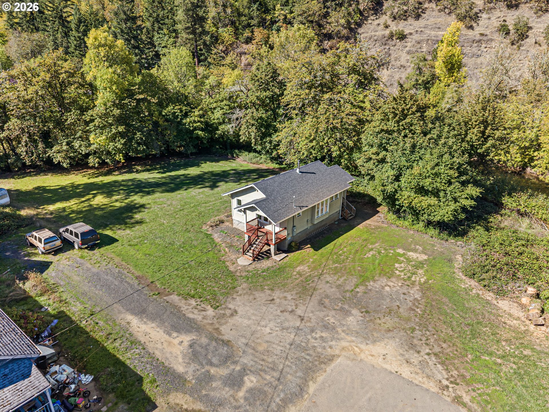 main property photo 33