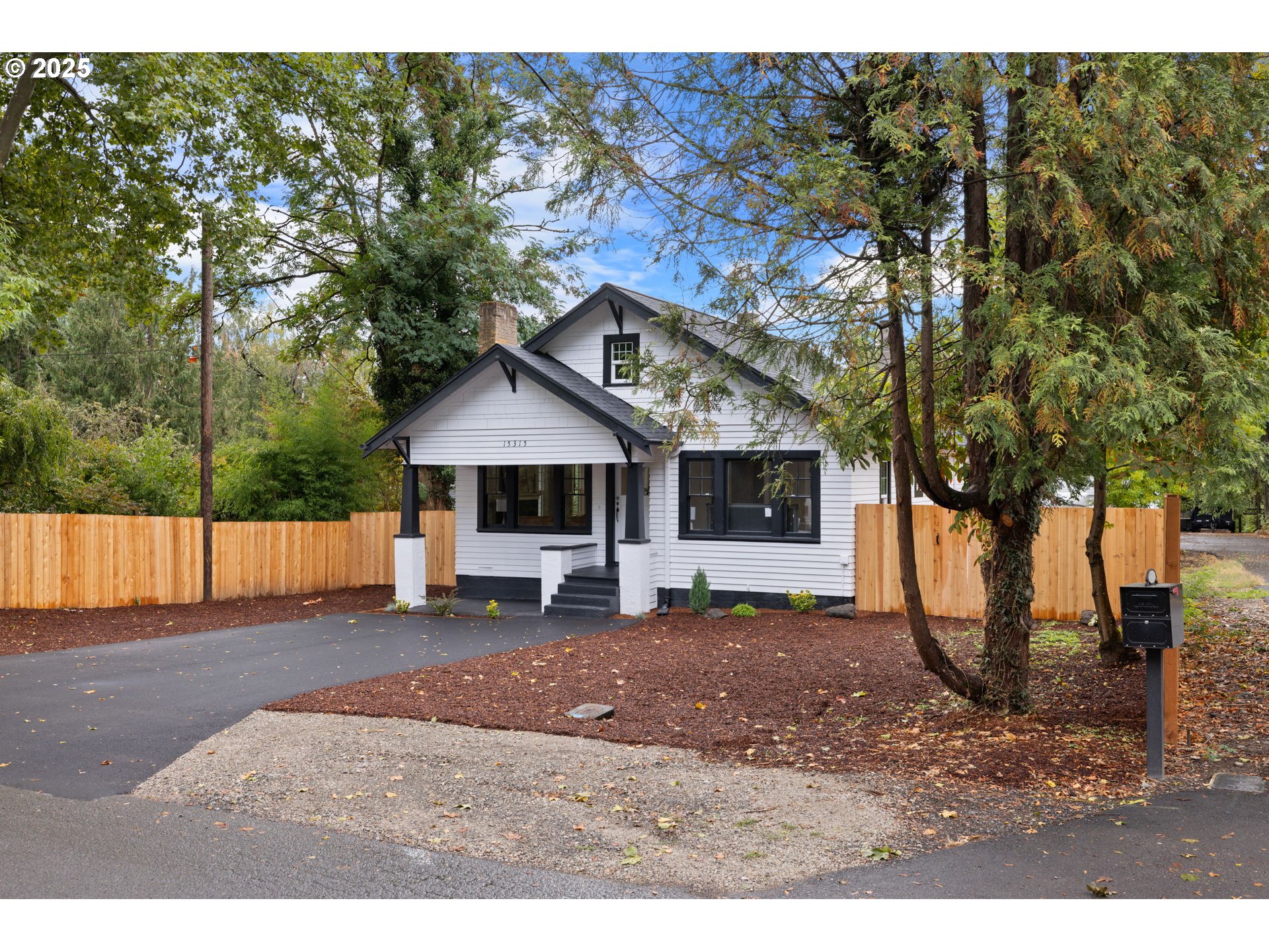property viewer photo 1