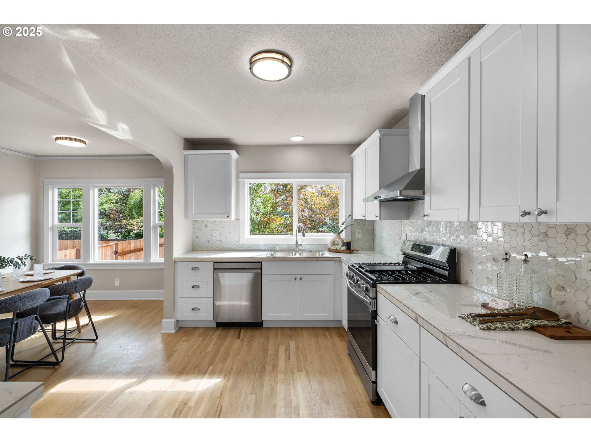 property viewer photo 11