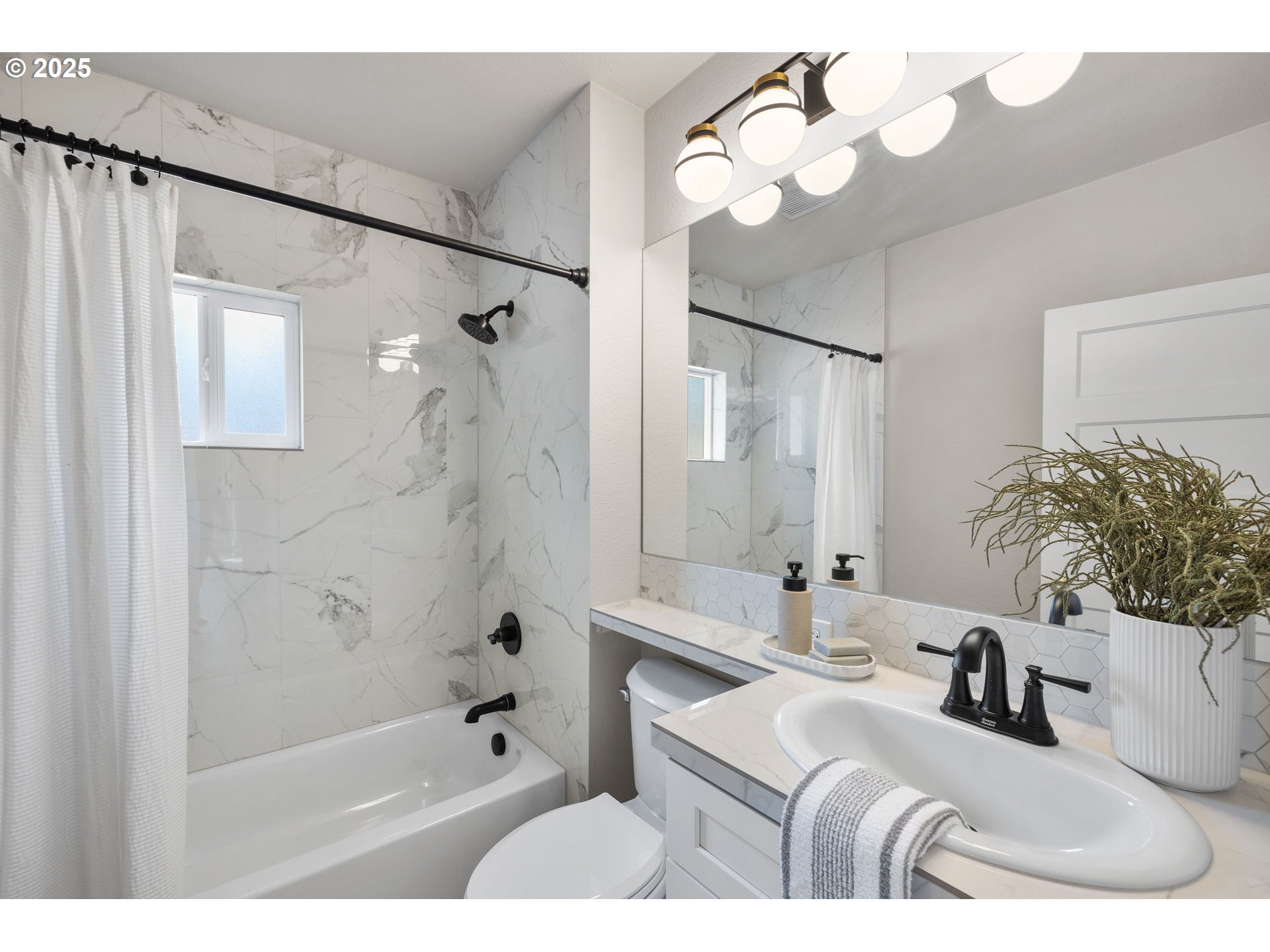 property viewer photo 18