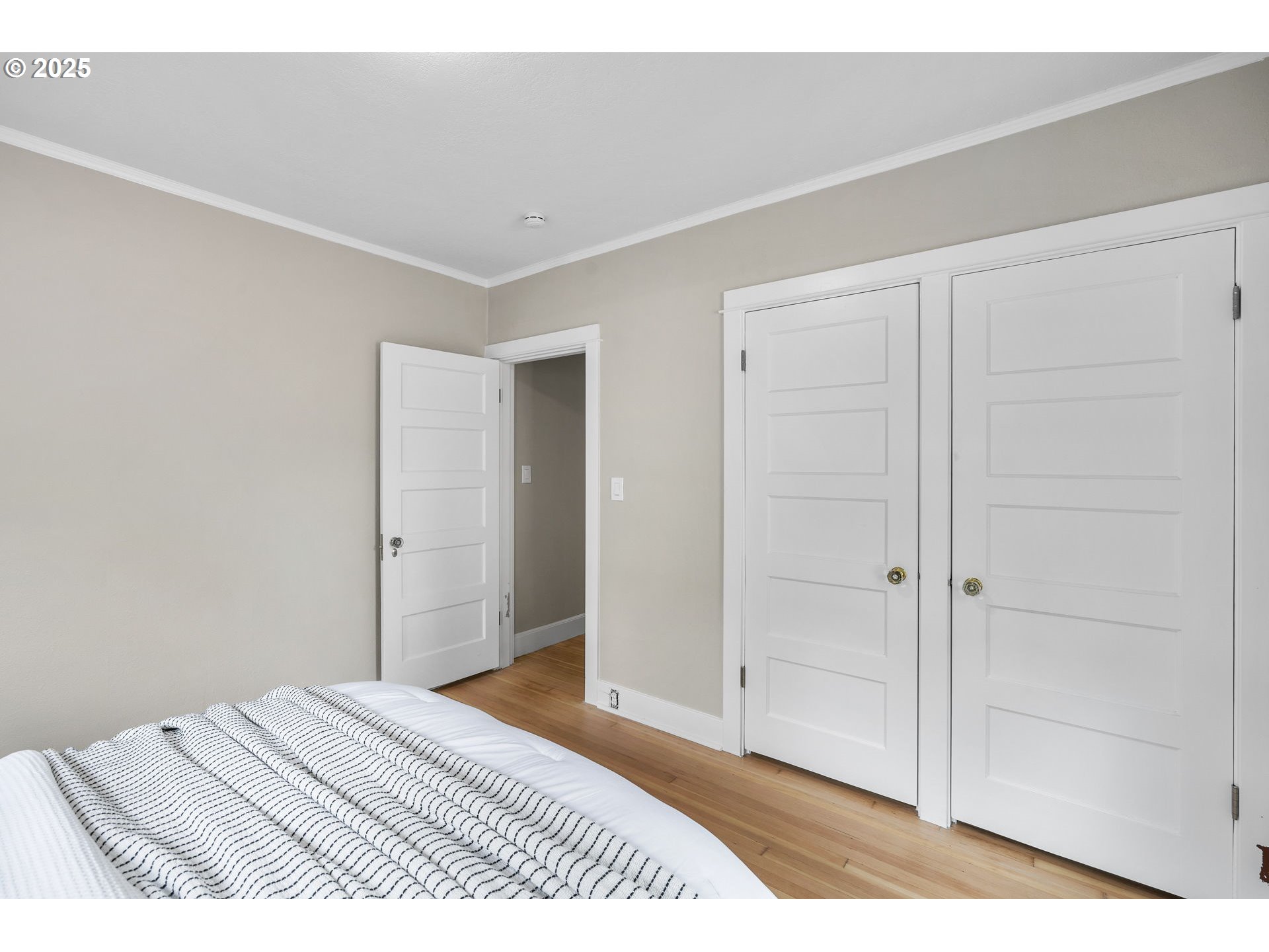 property viewer photo 20
