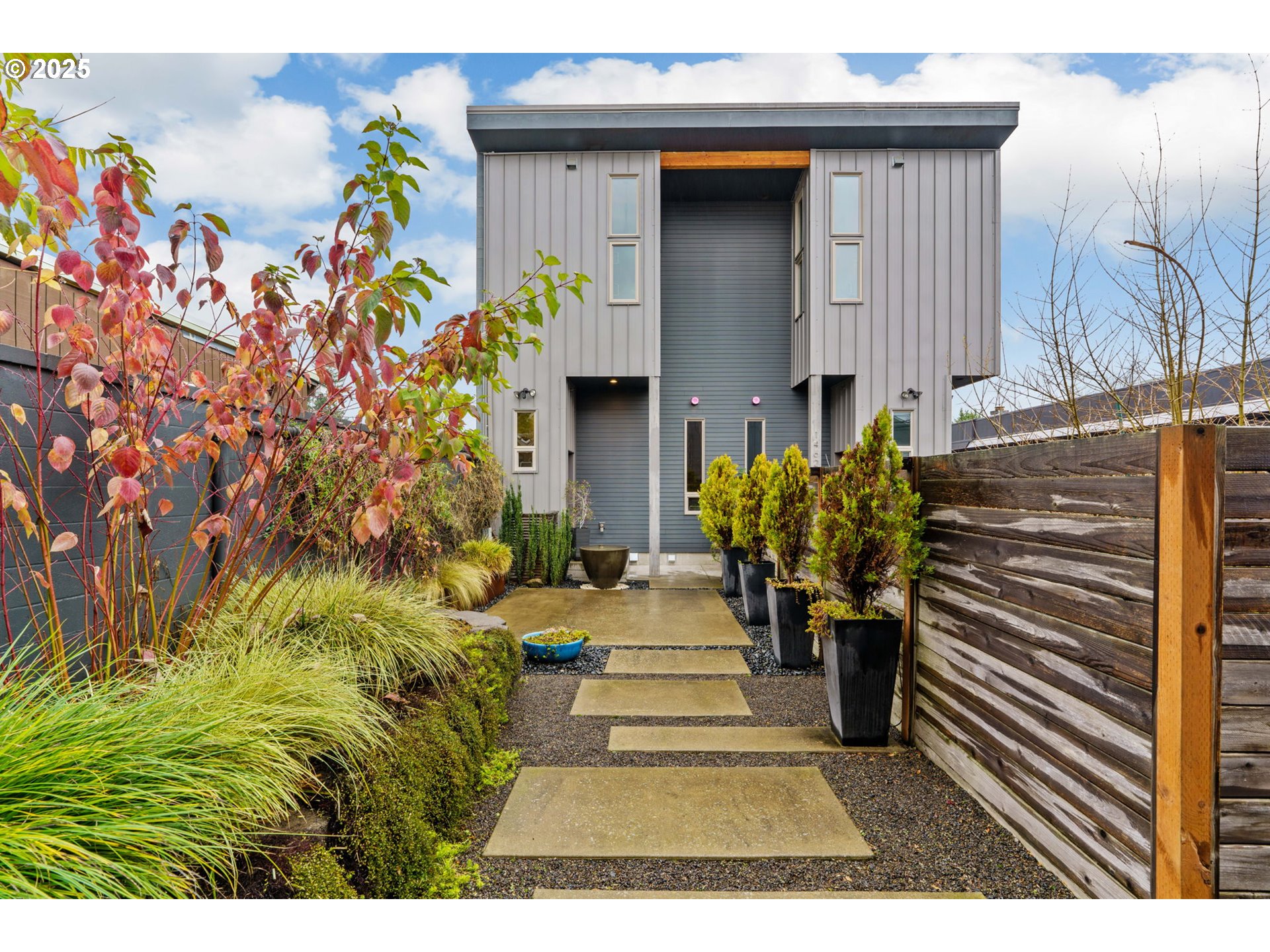 property viewer photo 1