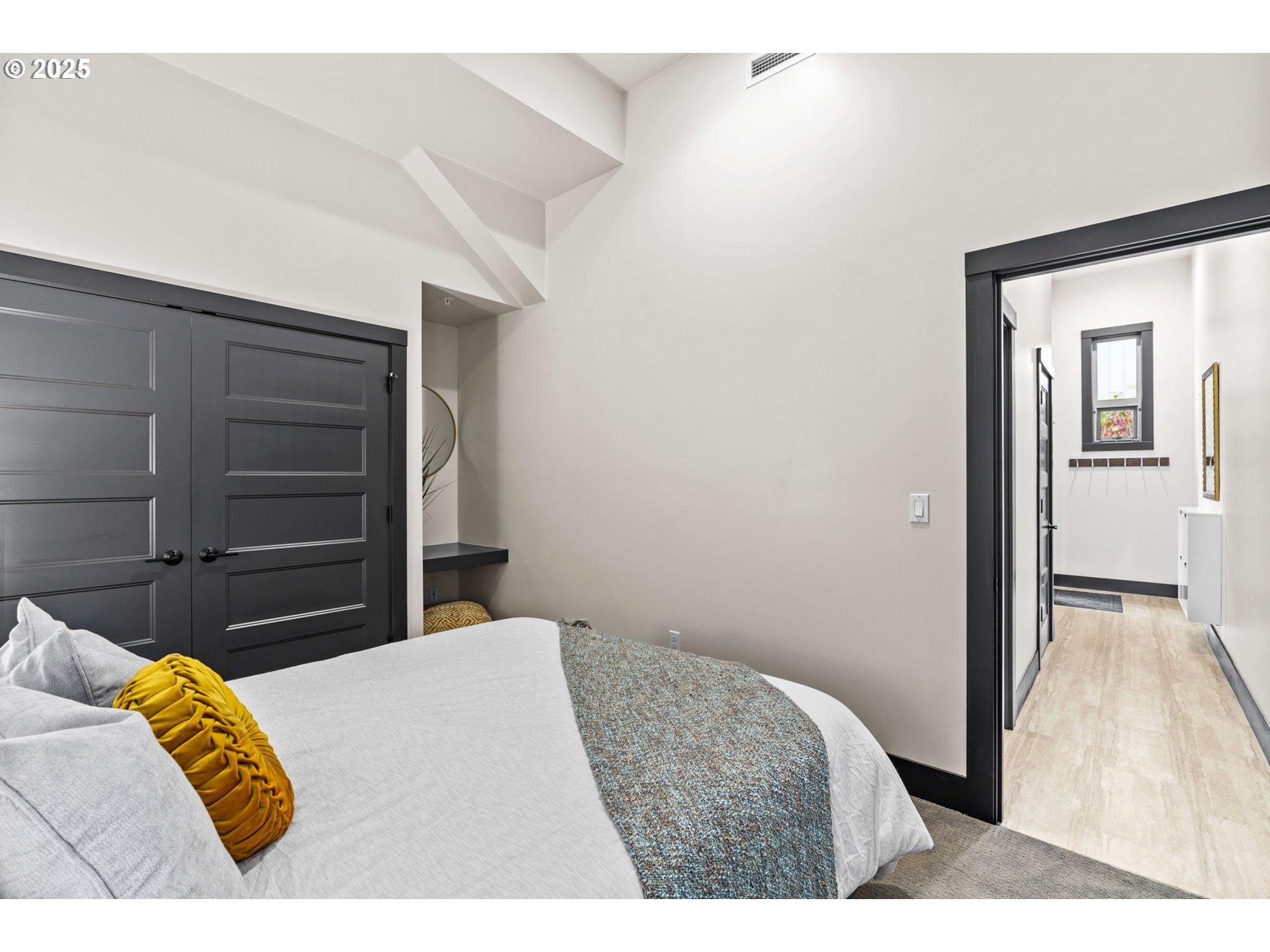 property viewer photo 11