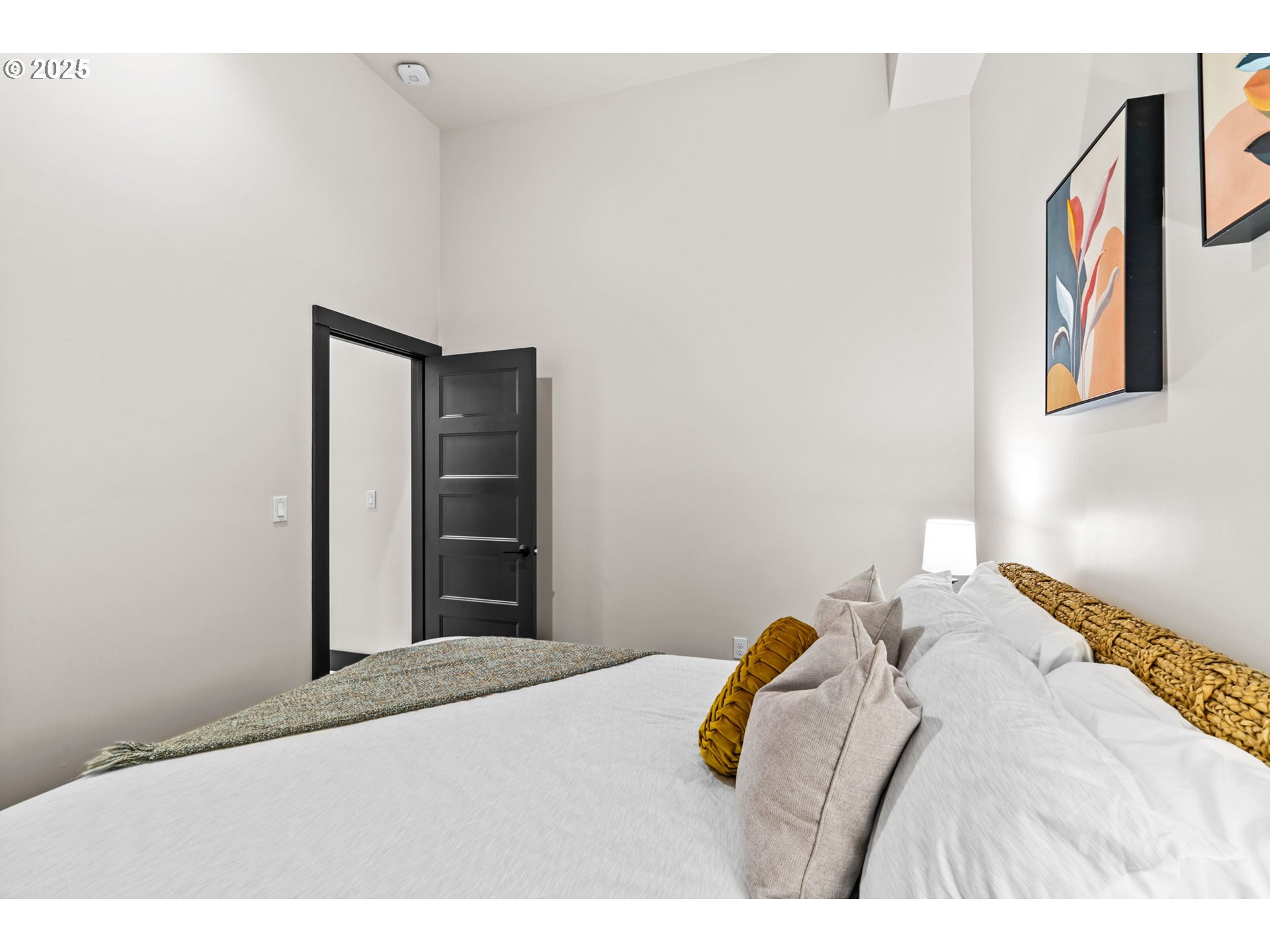 property viewer photo 12