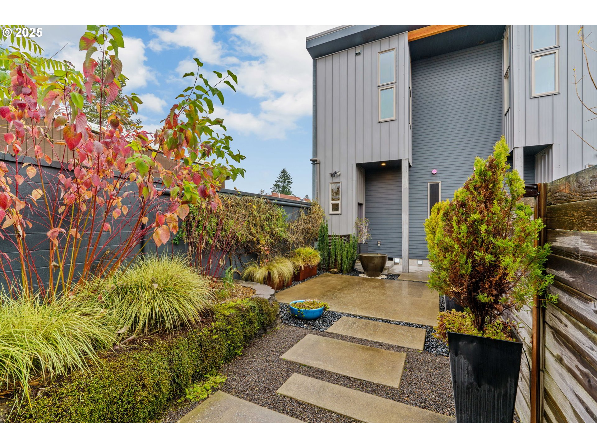 property viewer photo 2
