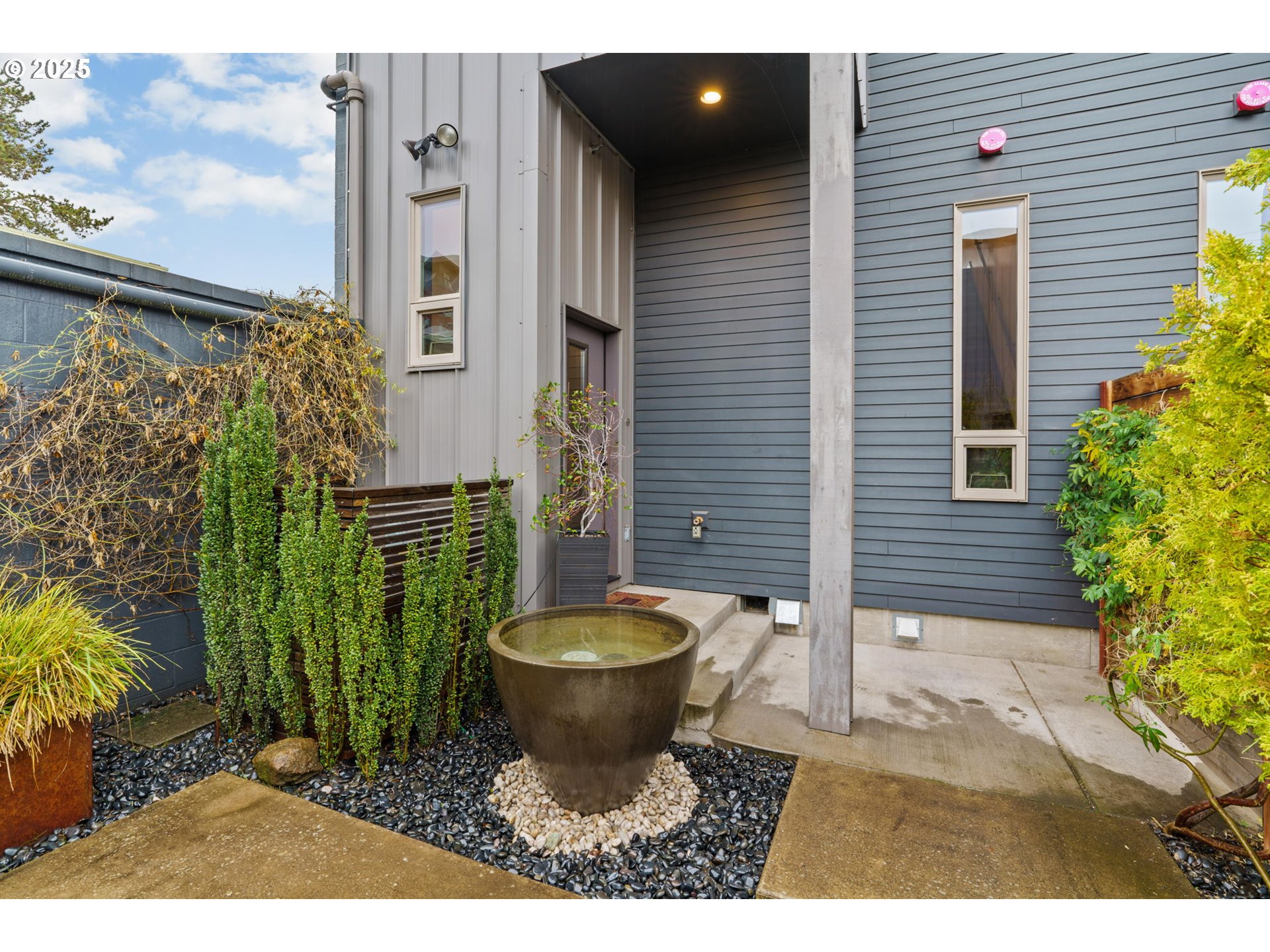 property viewer photo 5