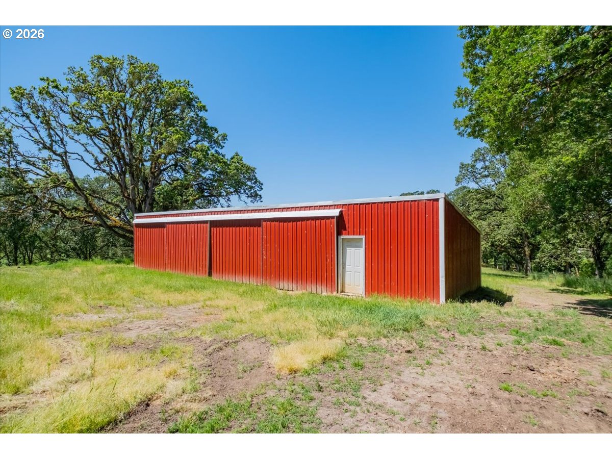main property photo 40