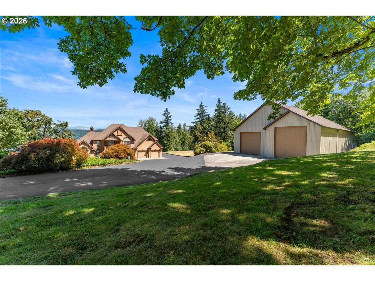 main property photo 40
