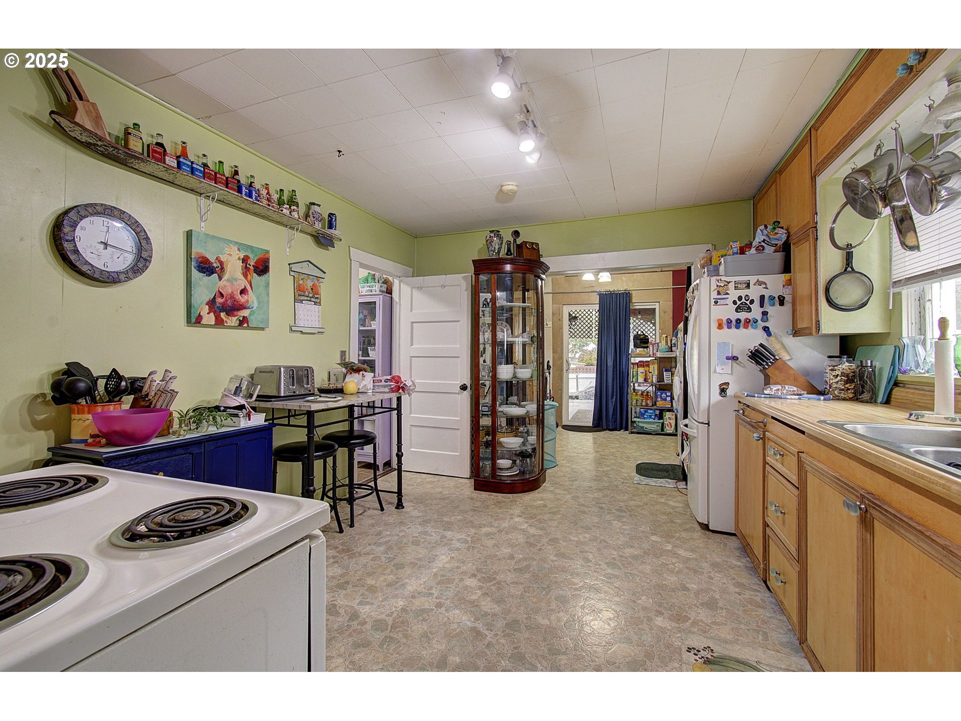 main property photo 9