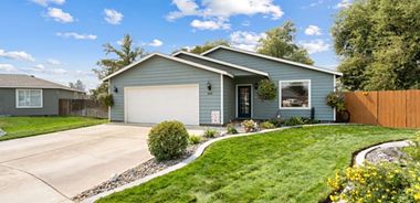 image of property with 3 Bed | 2 Bath | 1,452 Sqft