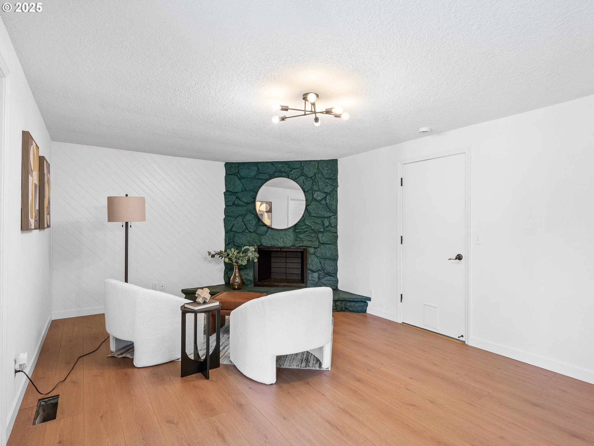 property viewer photo 12