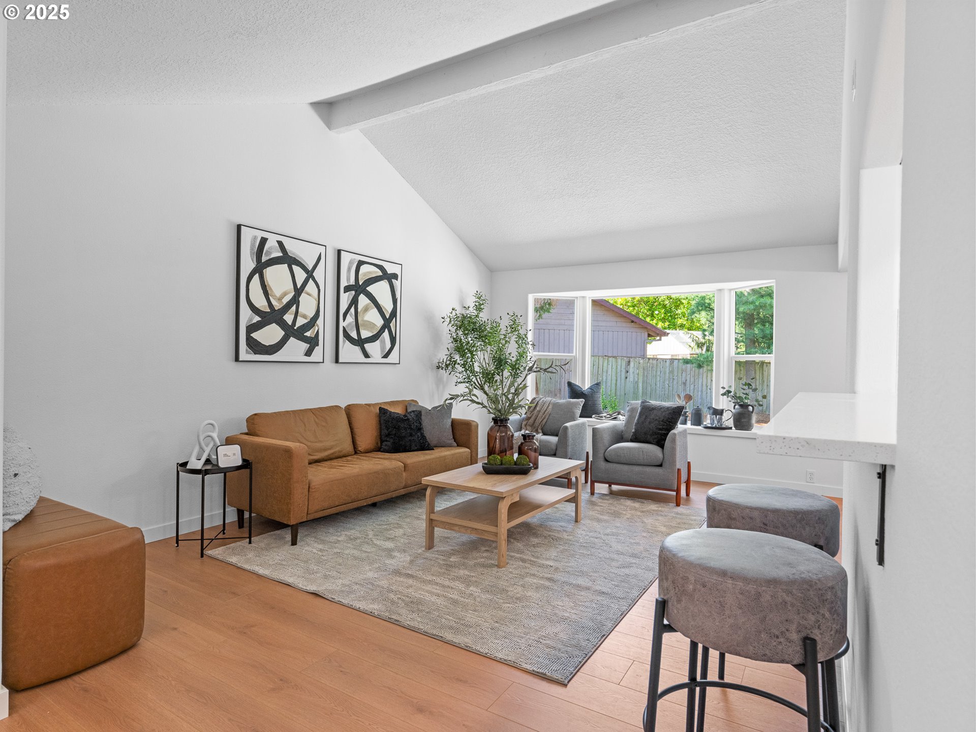 property viewer photo 2