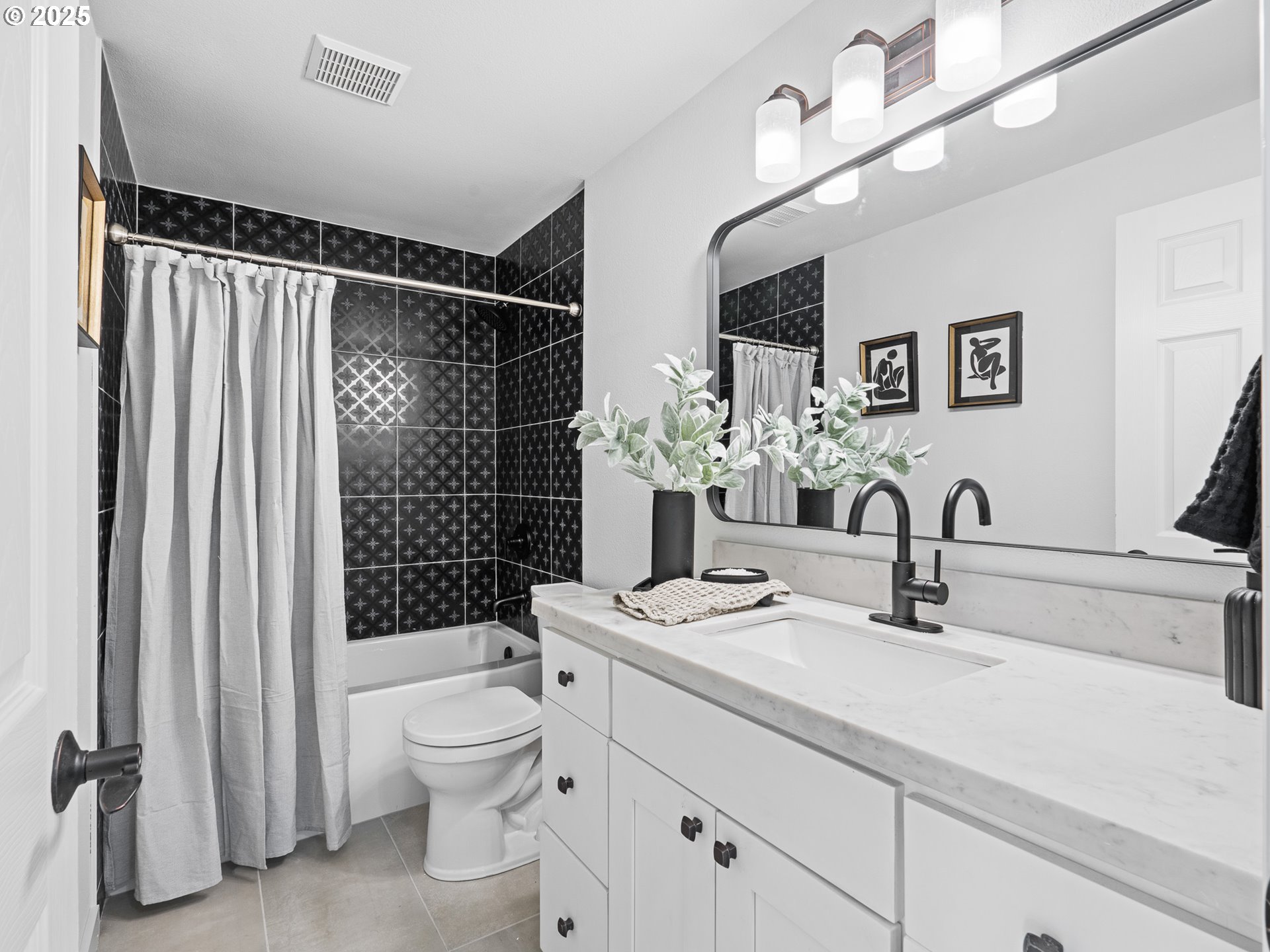 property viewer photo 20