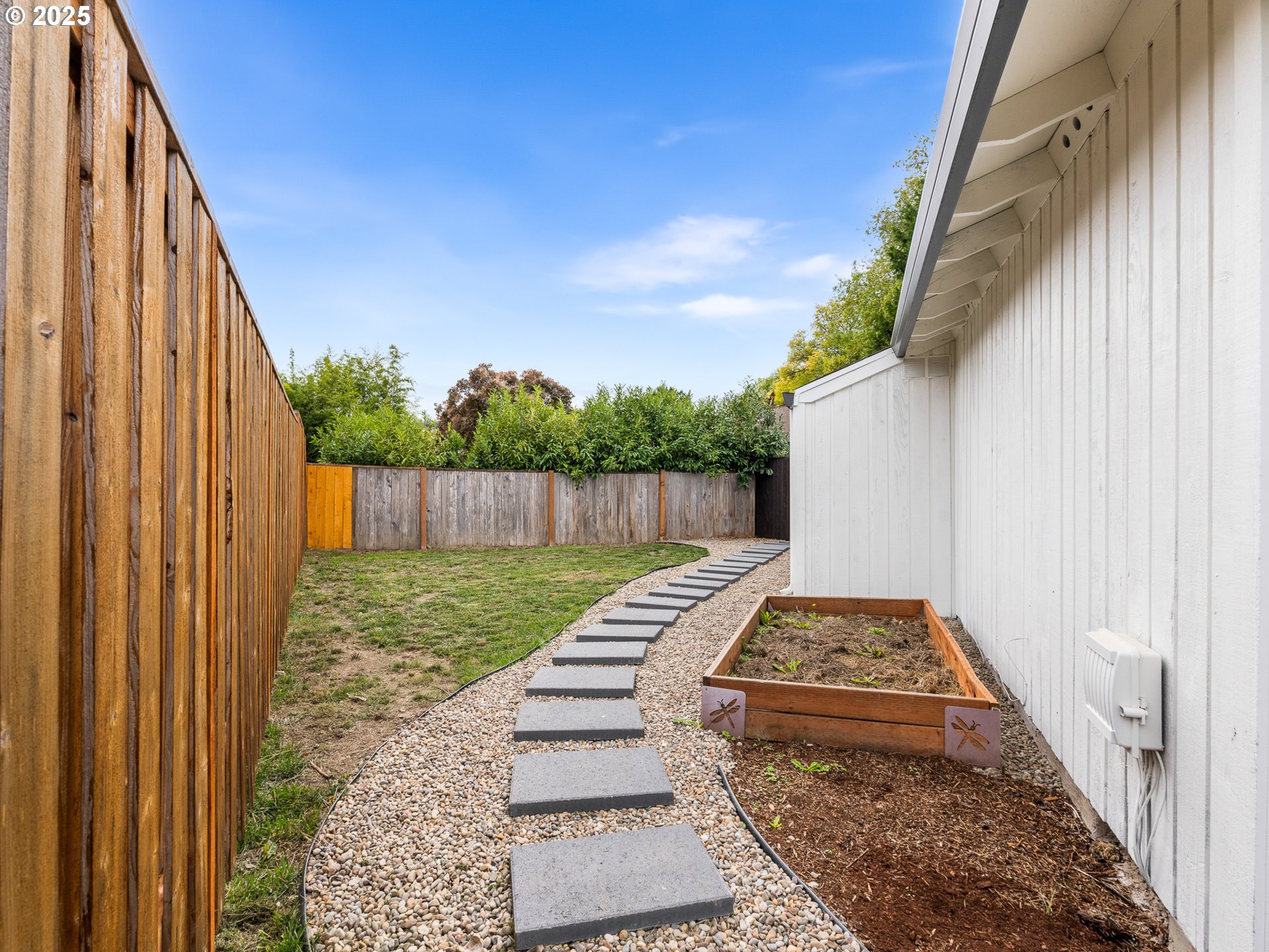 property viewer photo 25