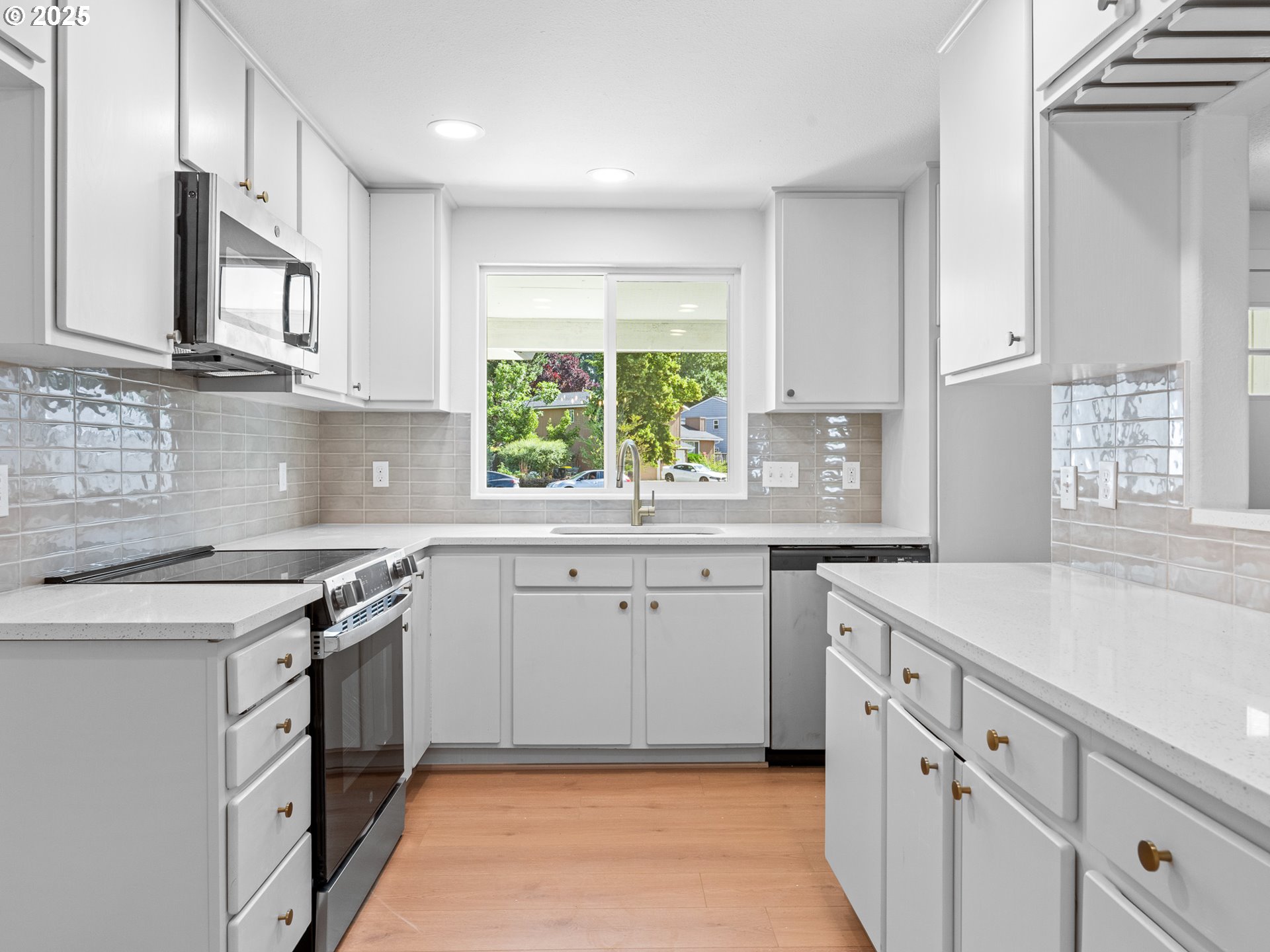 property viewer photo 4