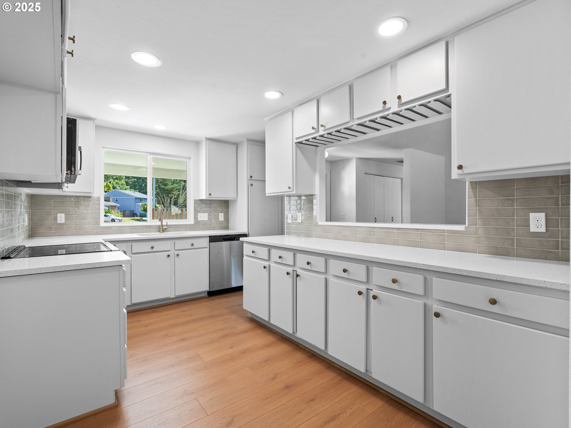 property viewer photo 6
