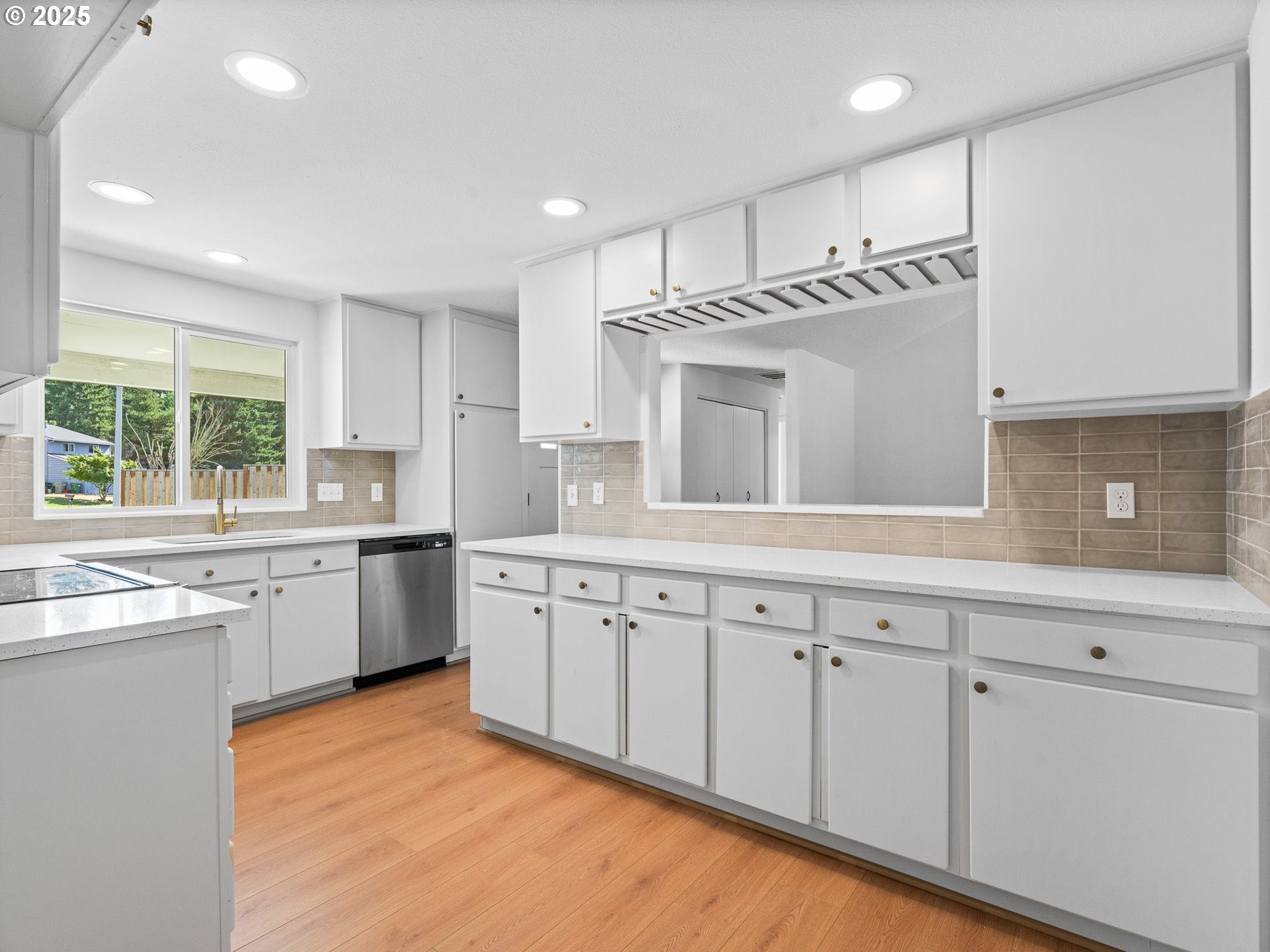 property viewer photo 7