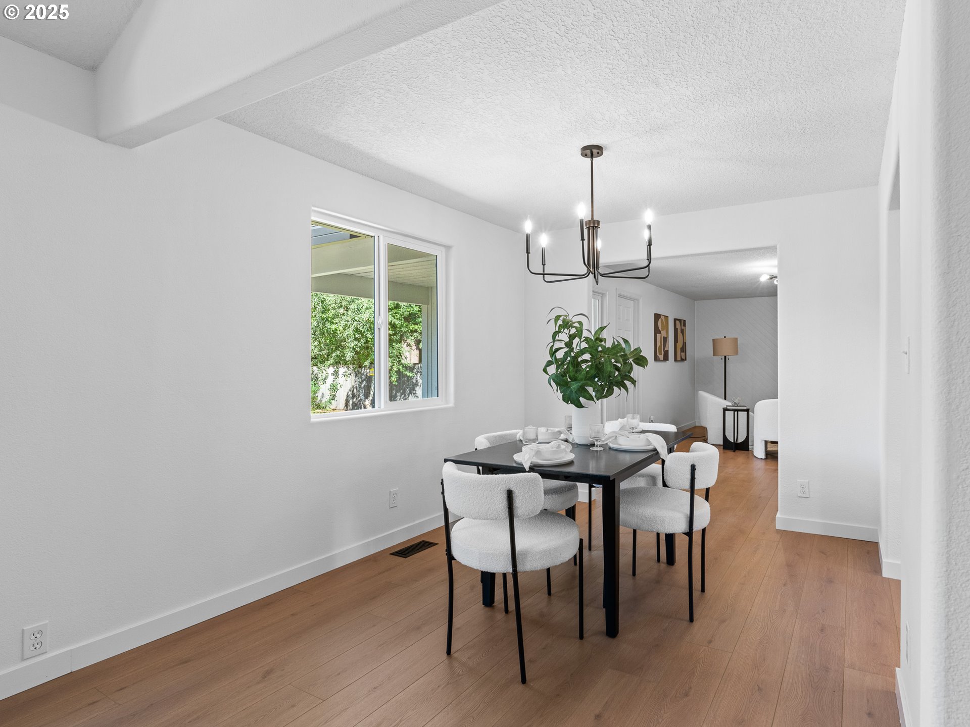 property viewer photo 9