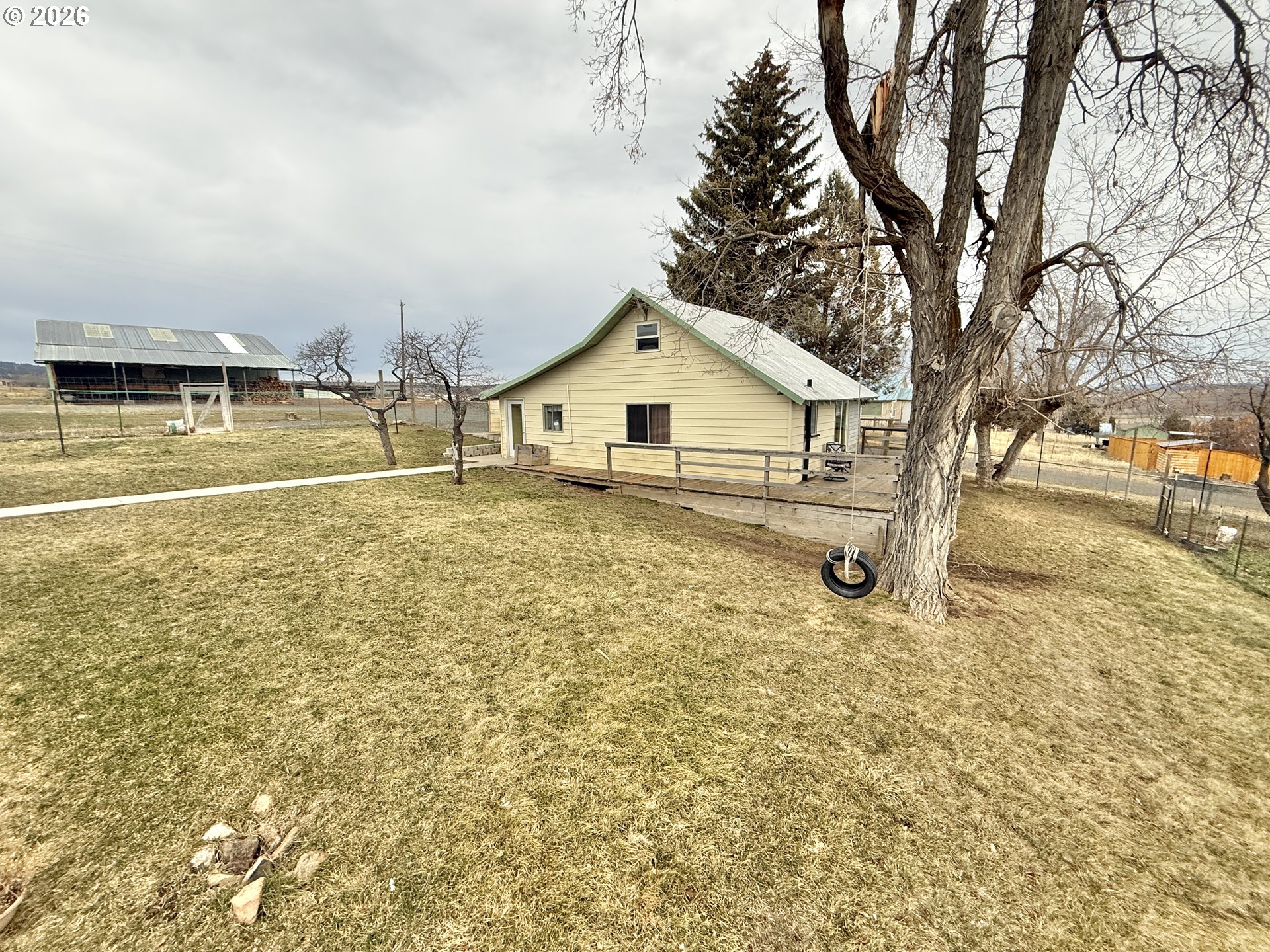 main property photo 40