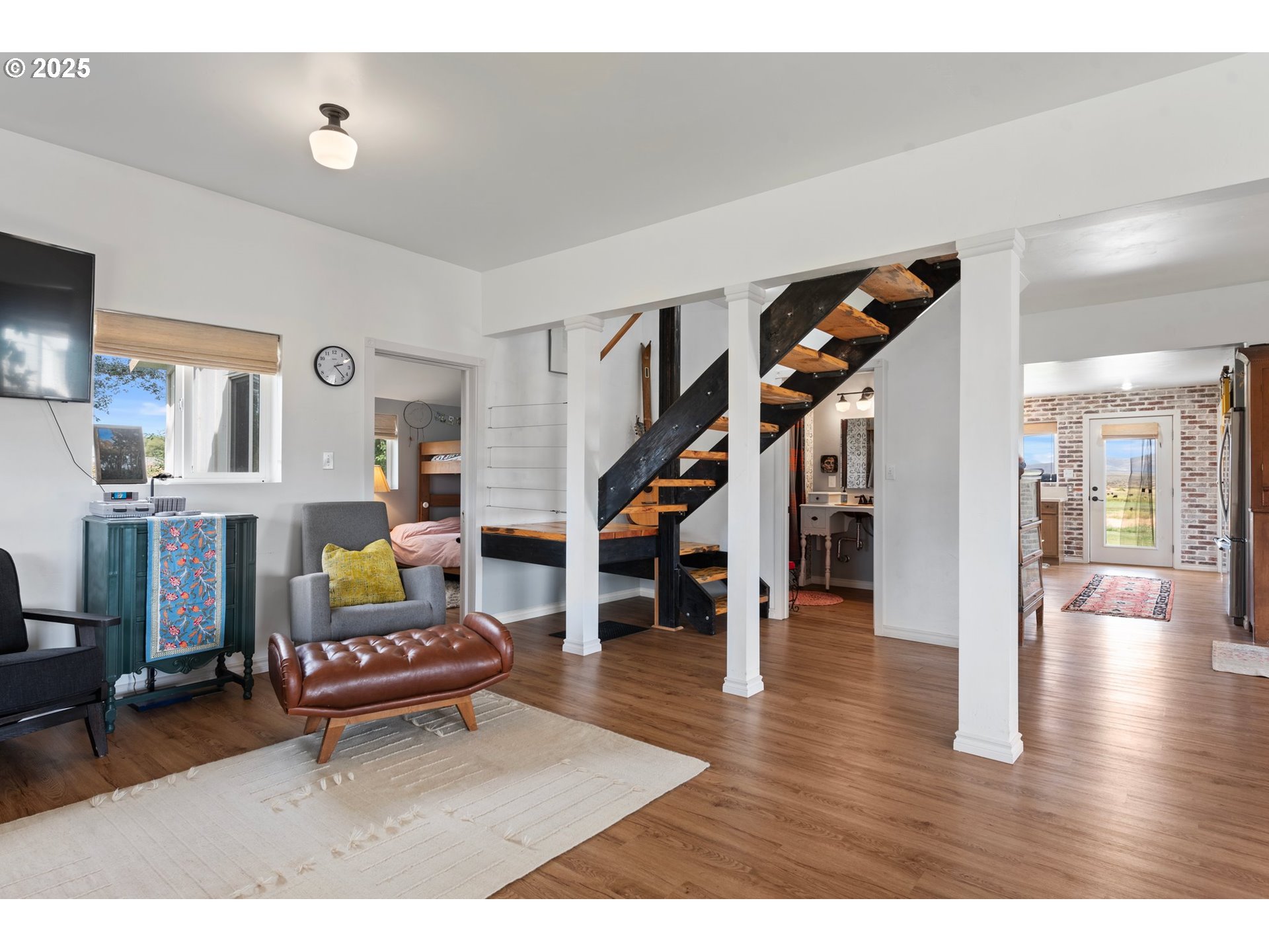main property photo 25