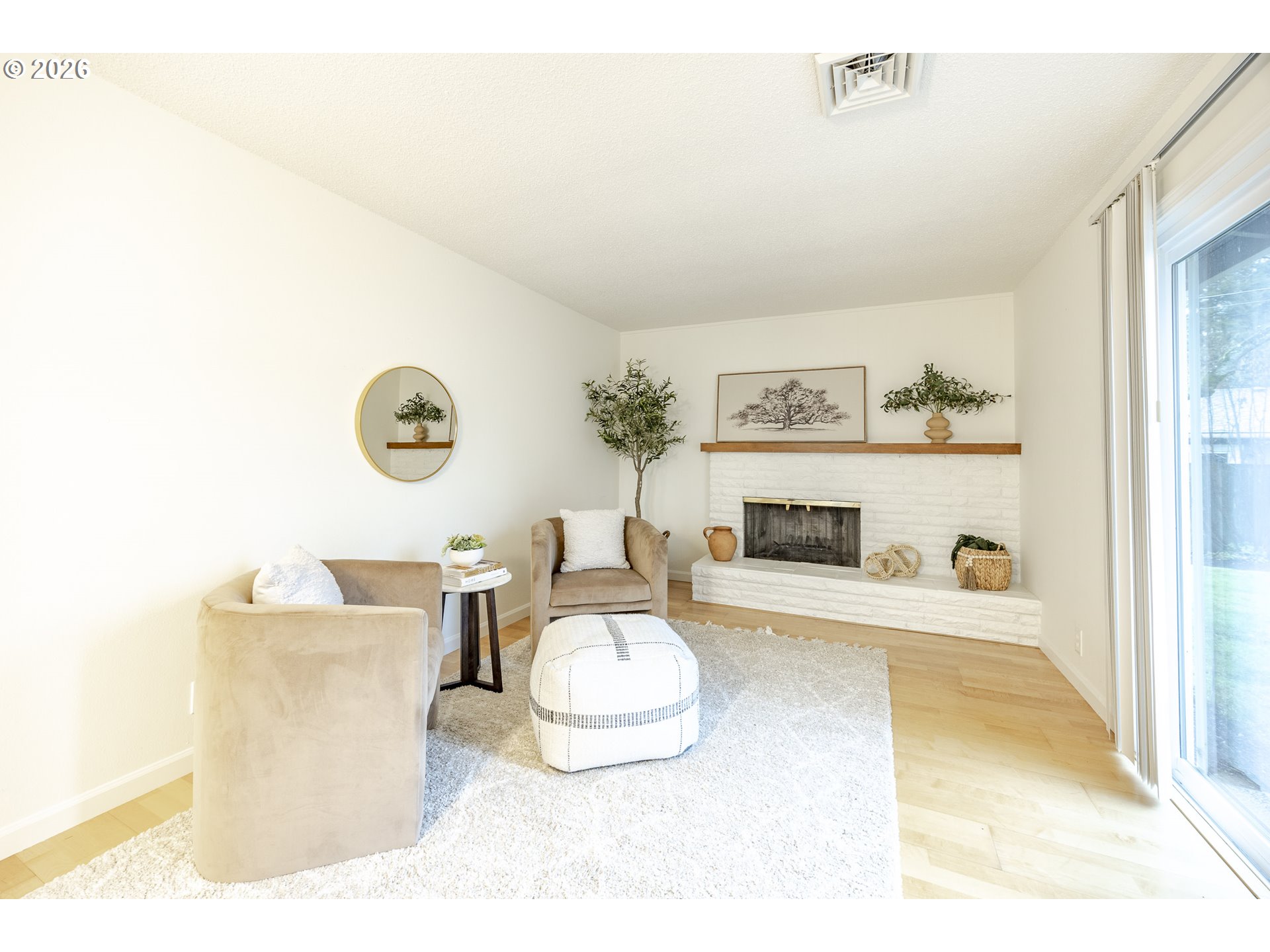 property viewer photo 16
