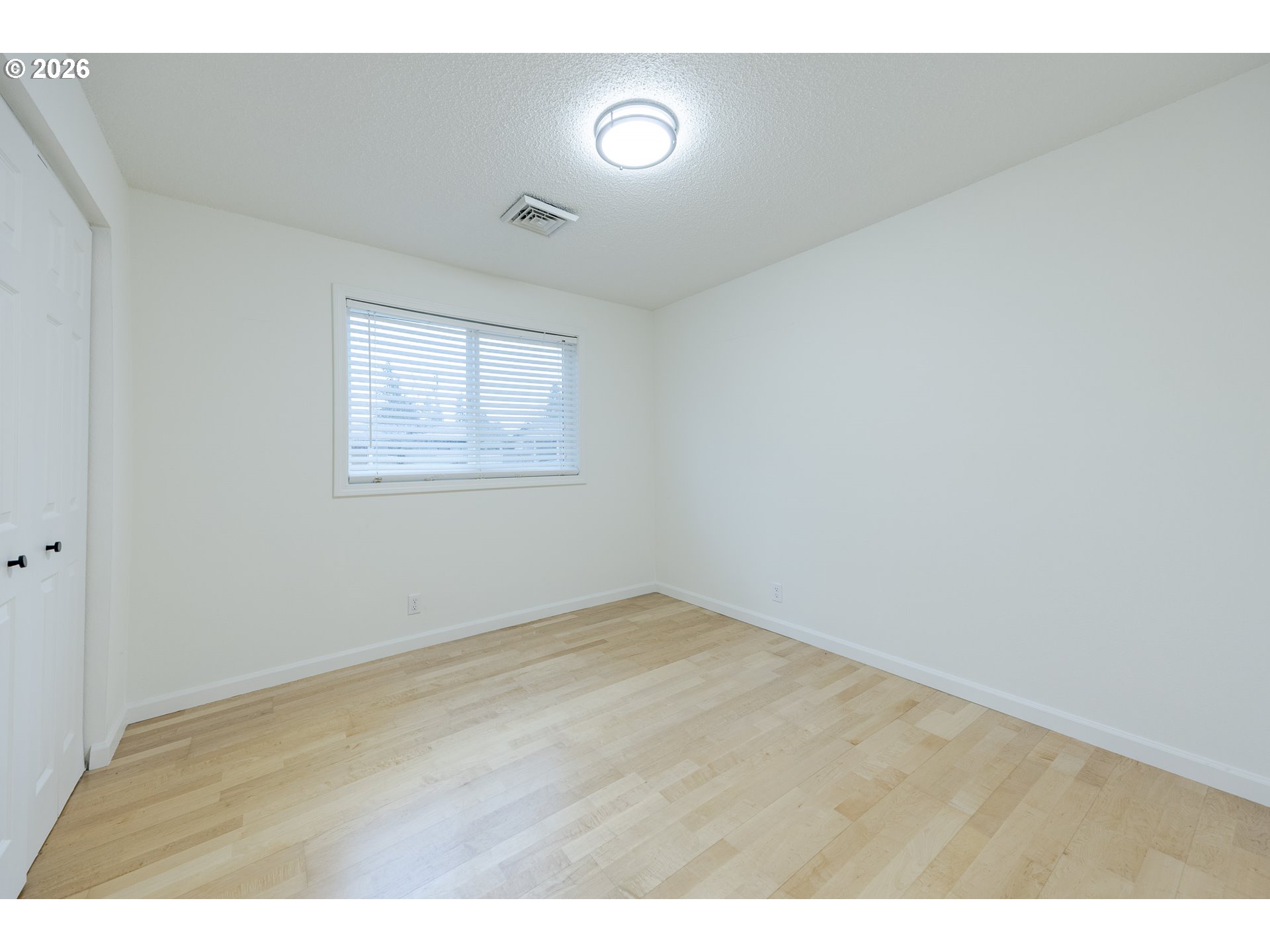 property viewer photo 26
