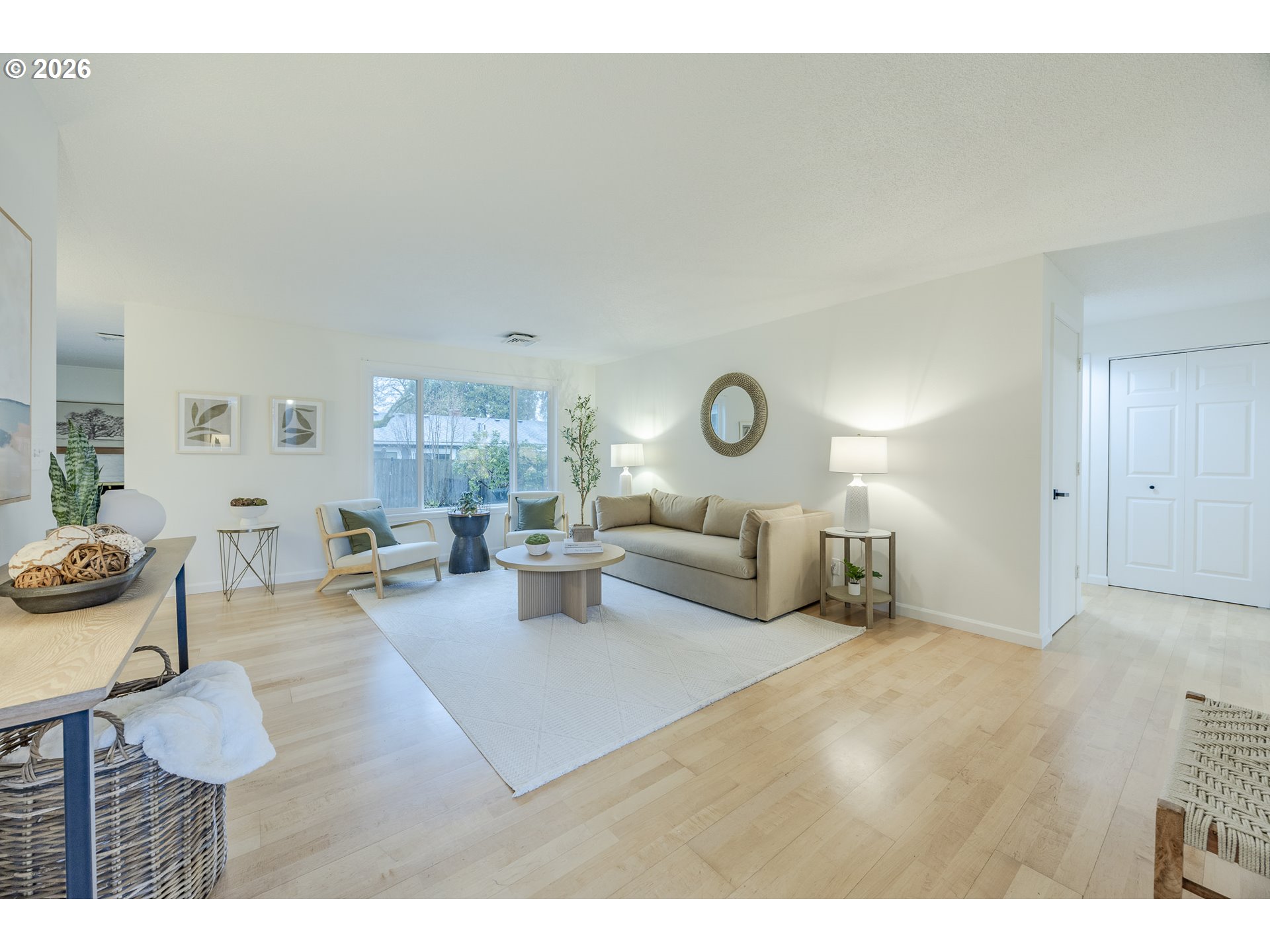 property viewer photo 3