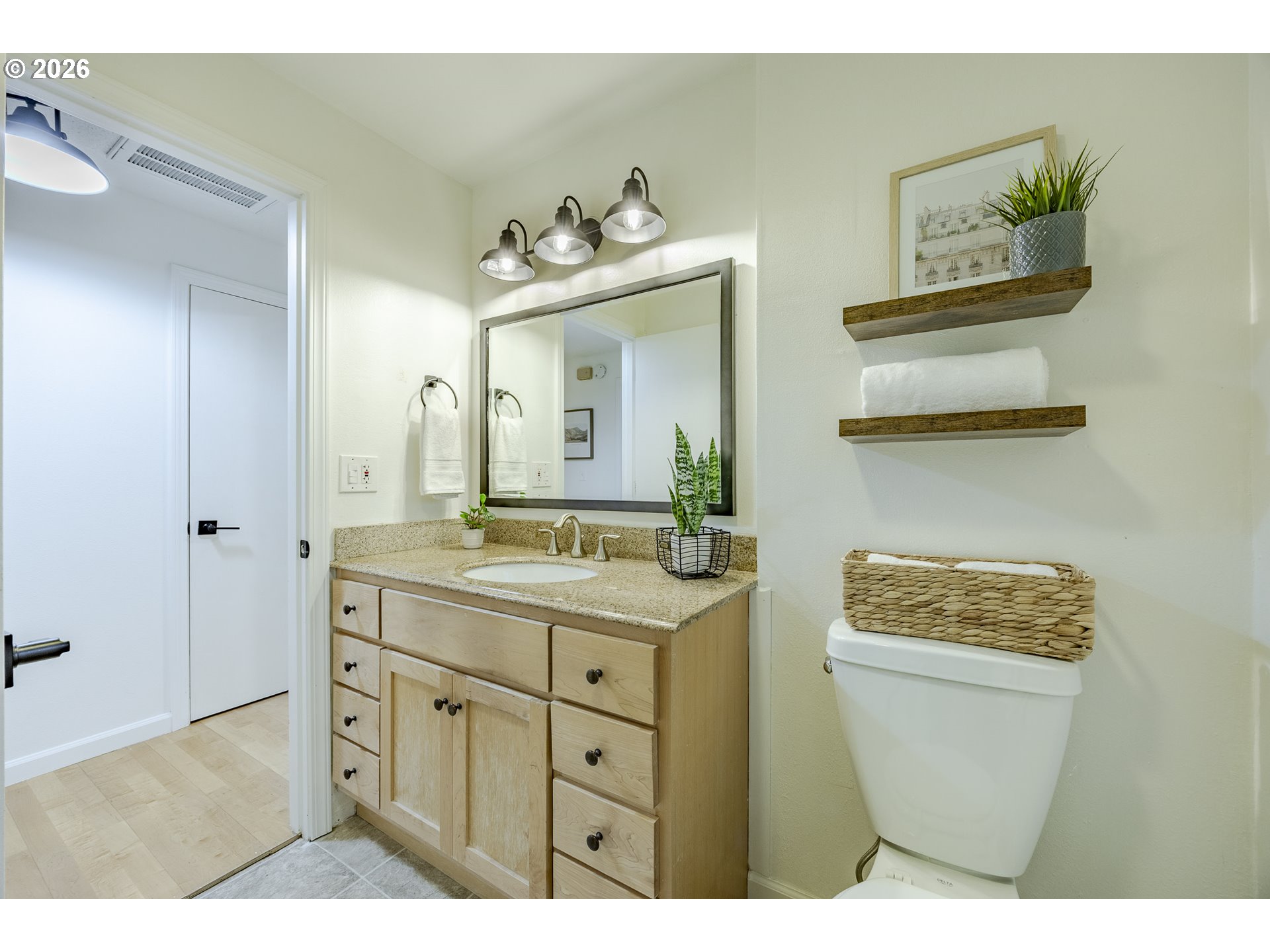 property viewer photo 31