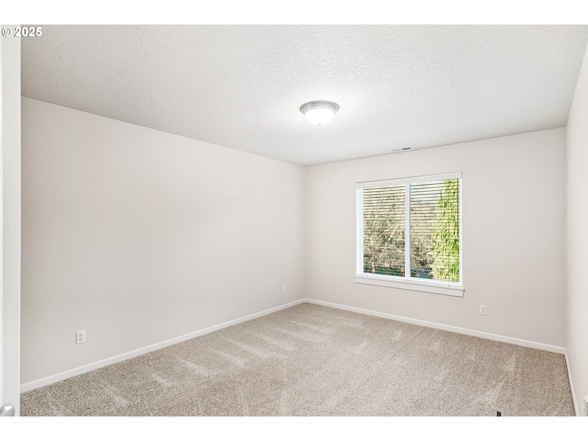 property viewer photo 10