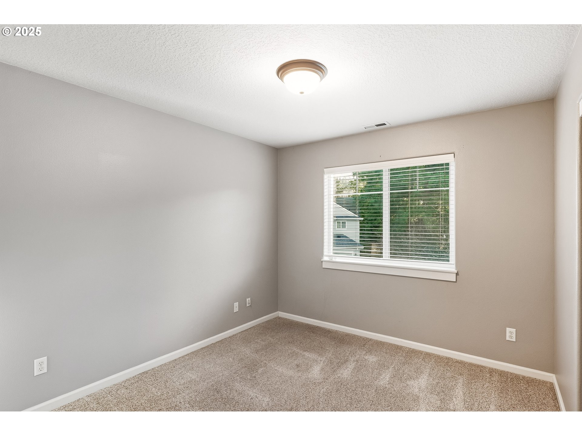 property viewer photo 11