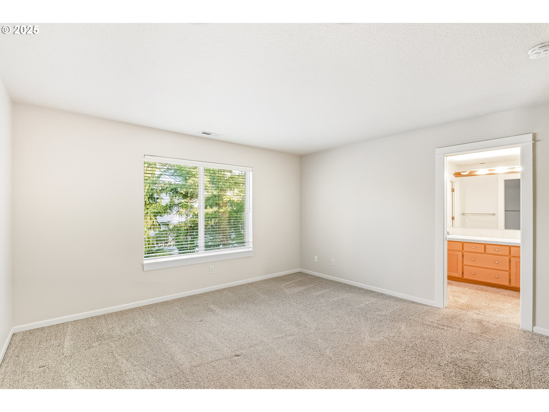 property viewer photo 14