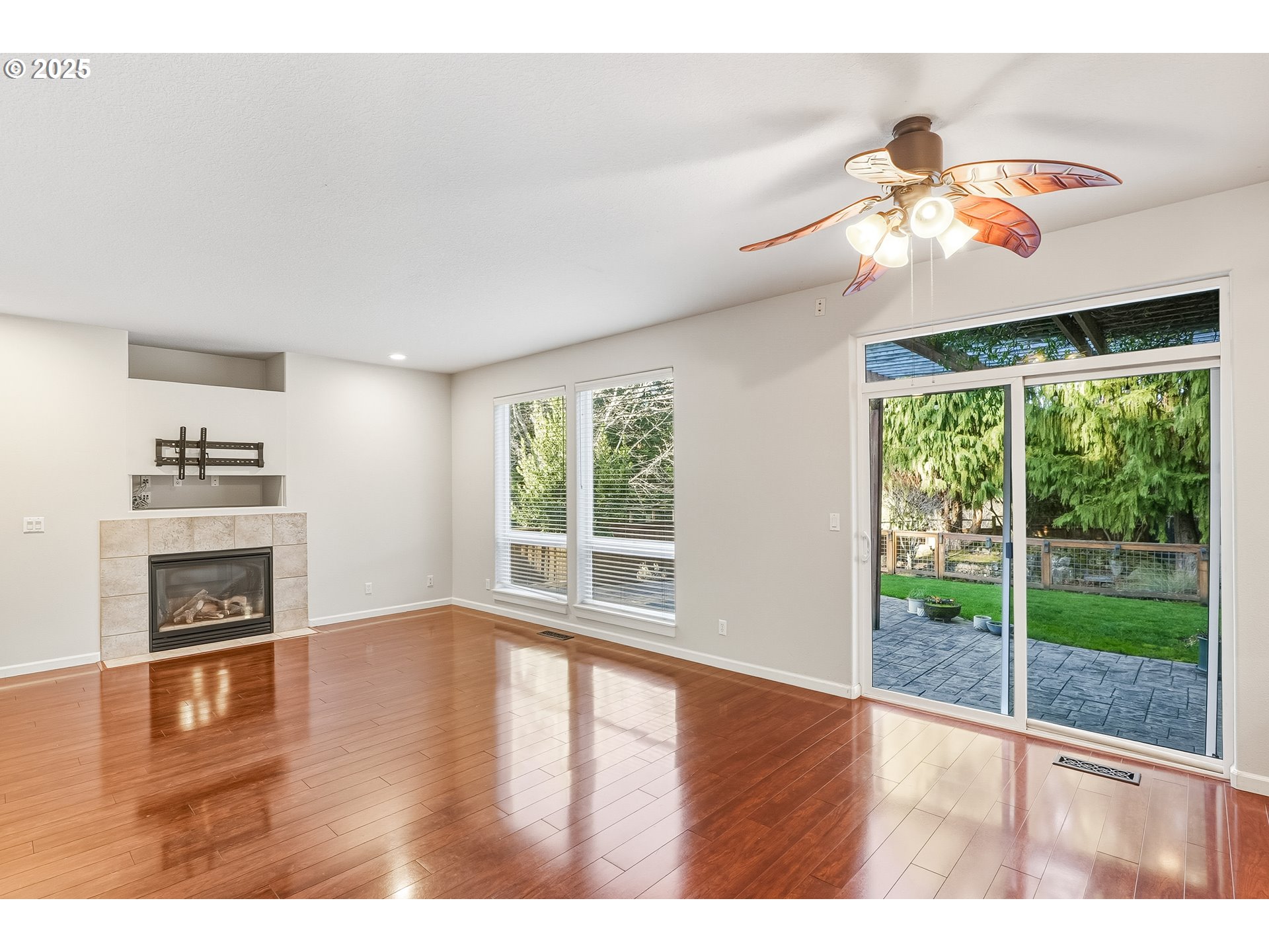 property viewer photo 5