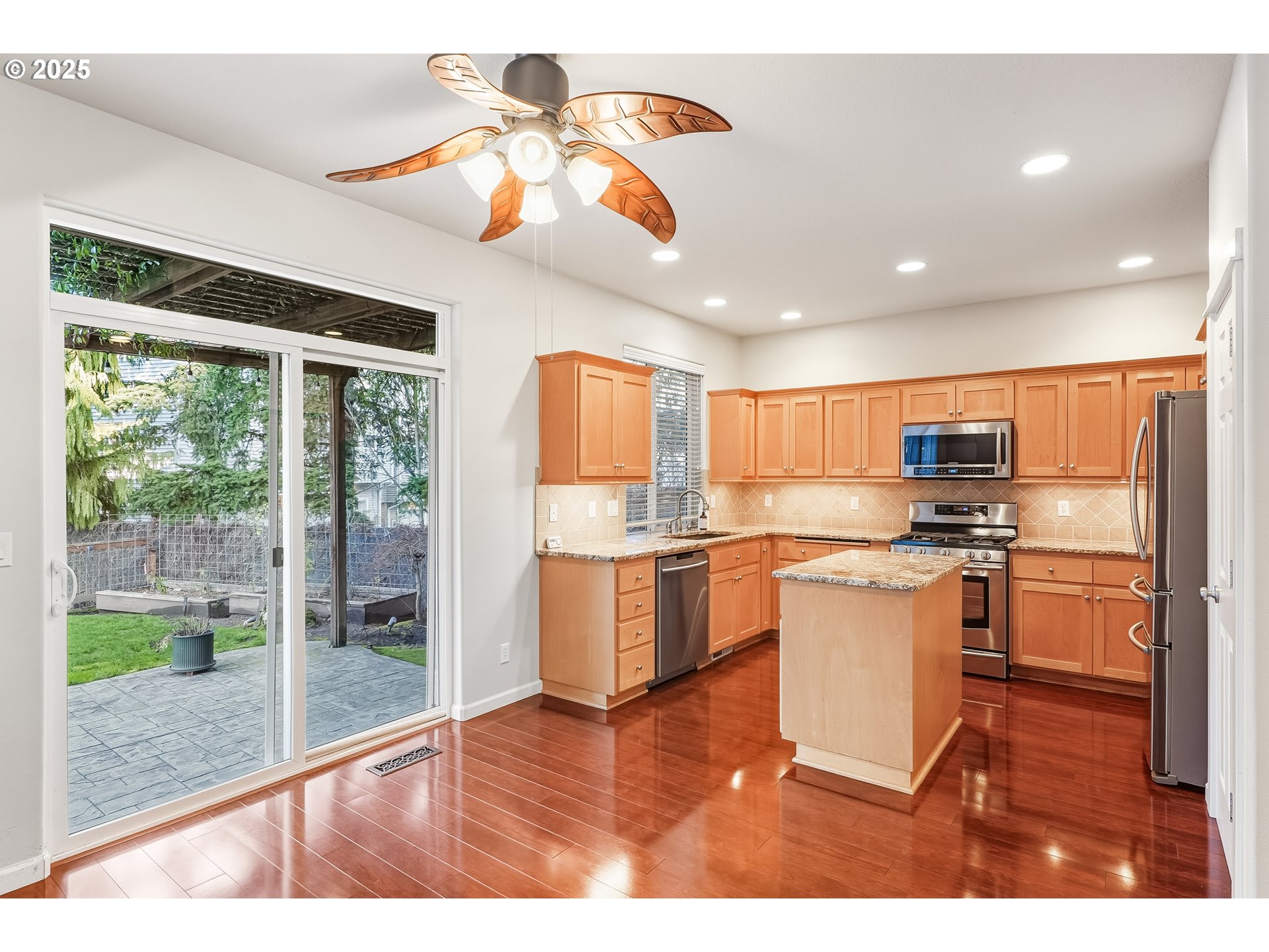 property viewer photo 6