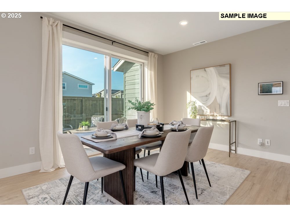property viewer photo 3